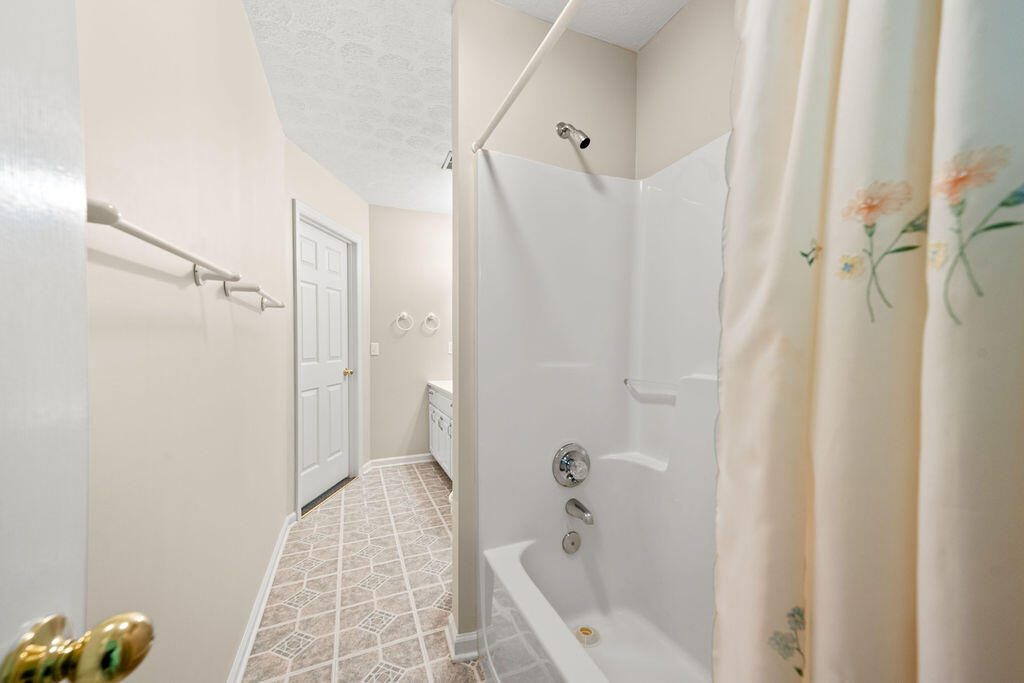 807 Candlewood Trail