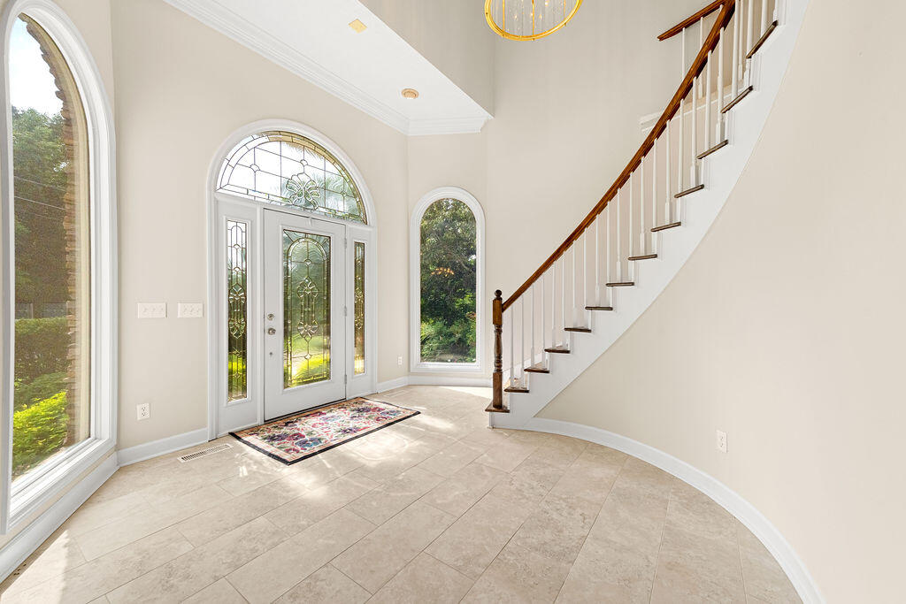 807 Candlewood Trail