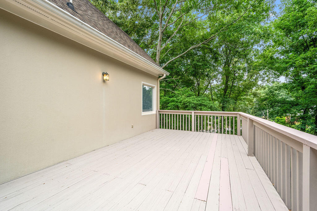807 Candlewood Trail
