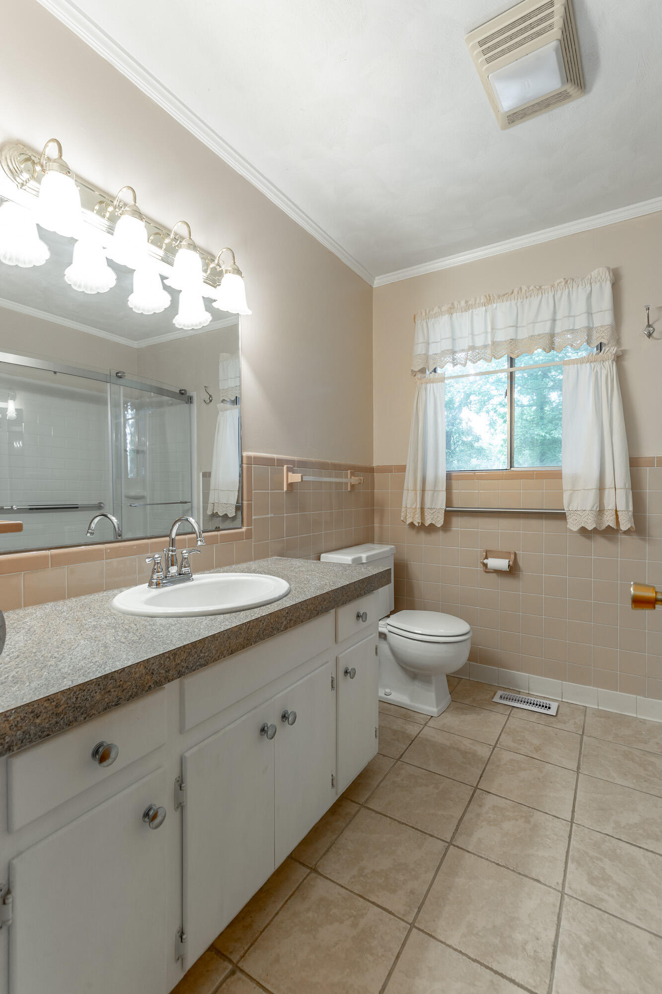 445 Mohawk Drive