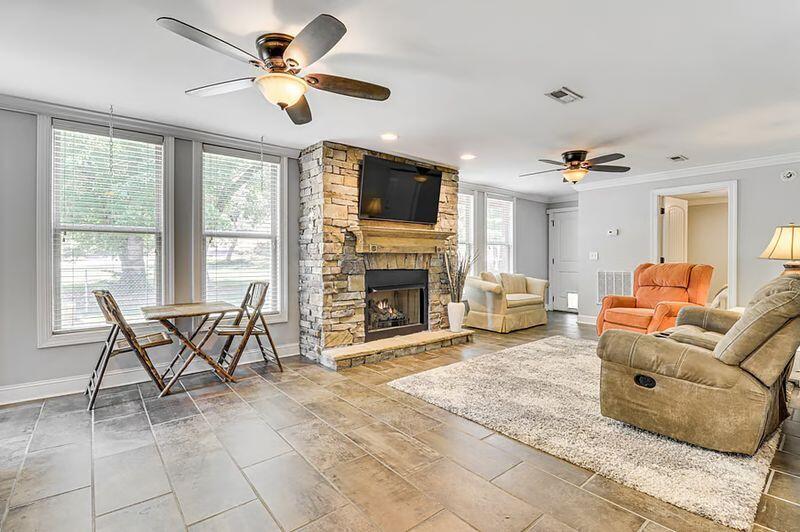 2356 Gale Lane