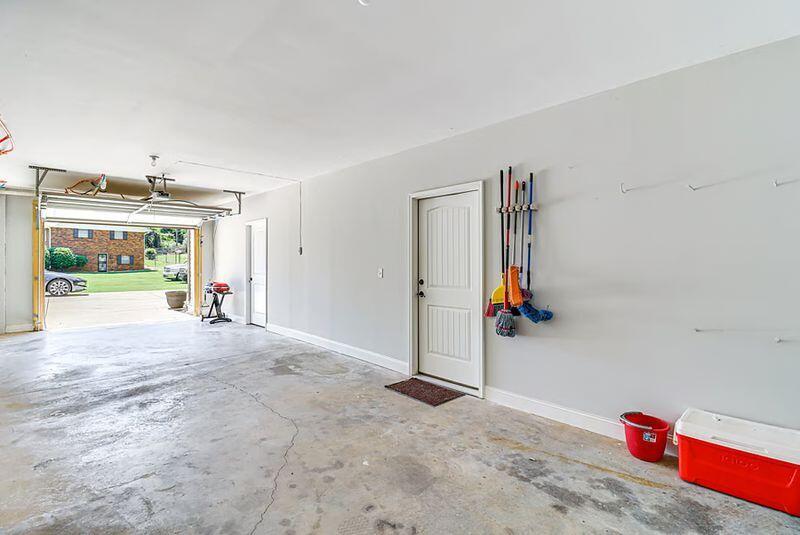 2356 Gale Lane