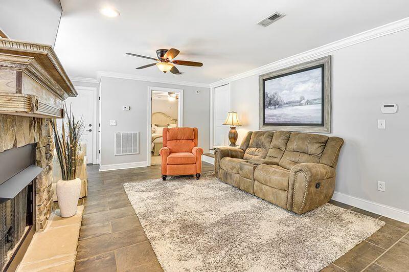 2356 Gale Lane