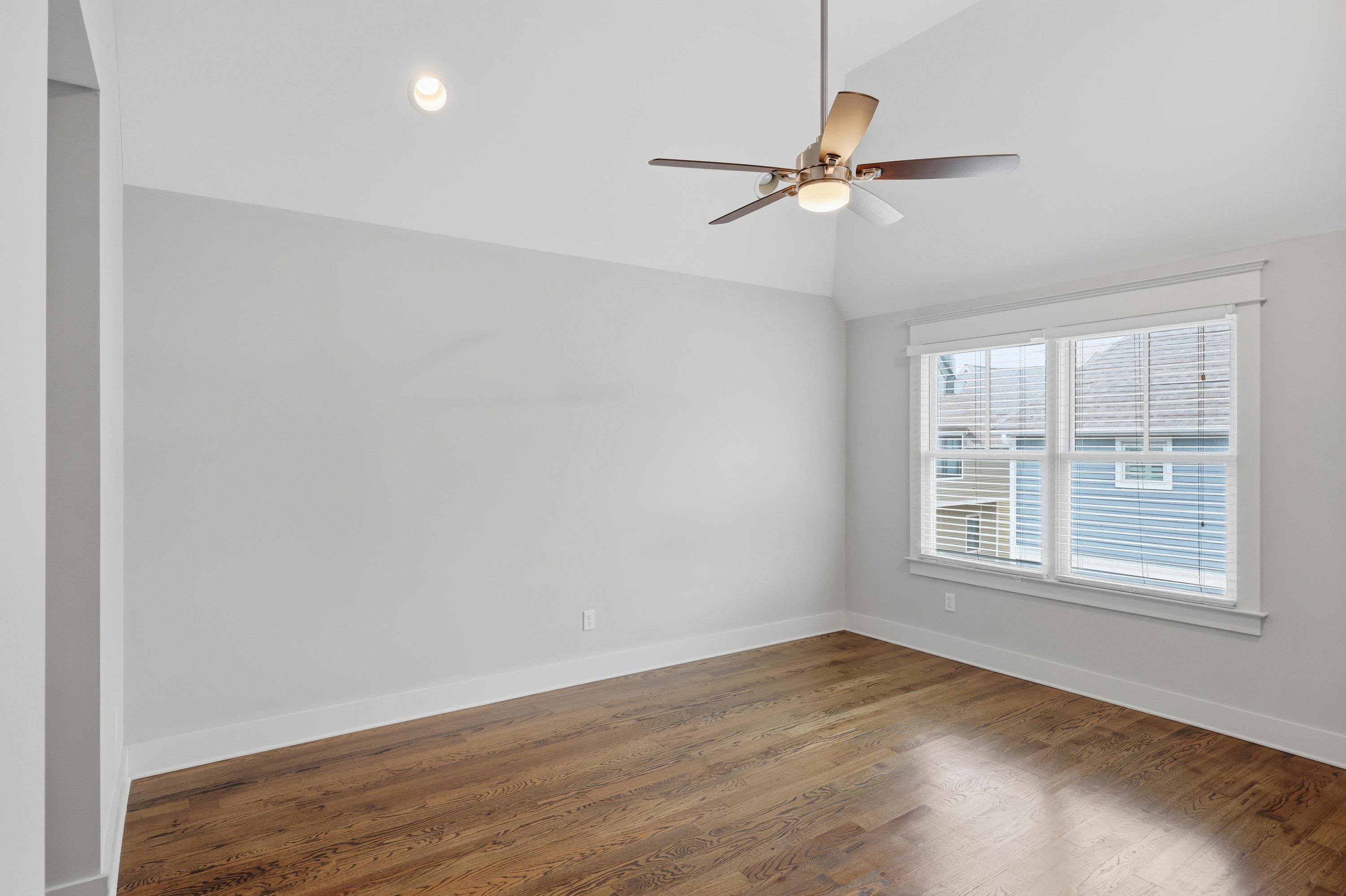 909 Spinnaker Way