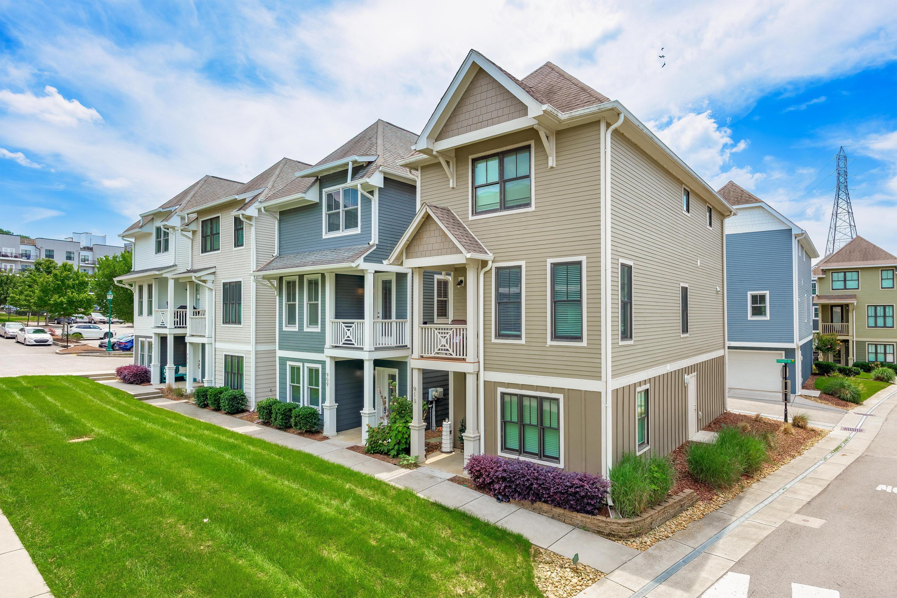 909 Spinnaker Way