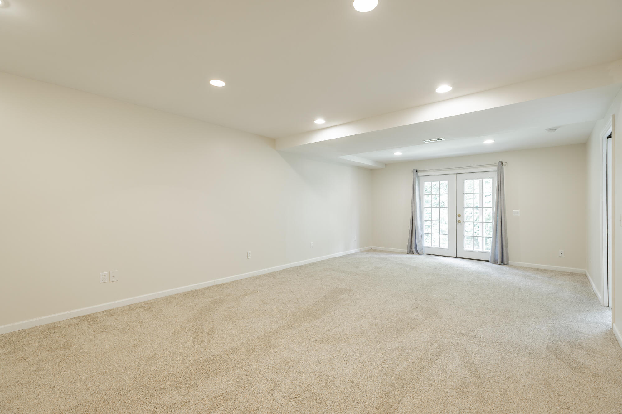 7194 British Road