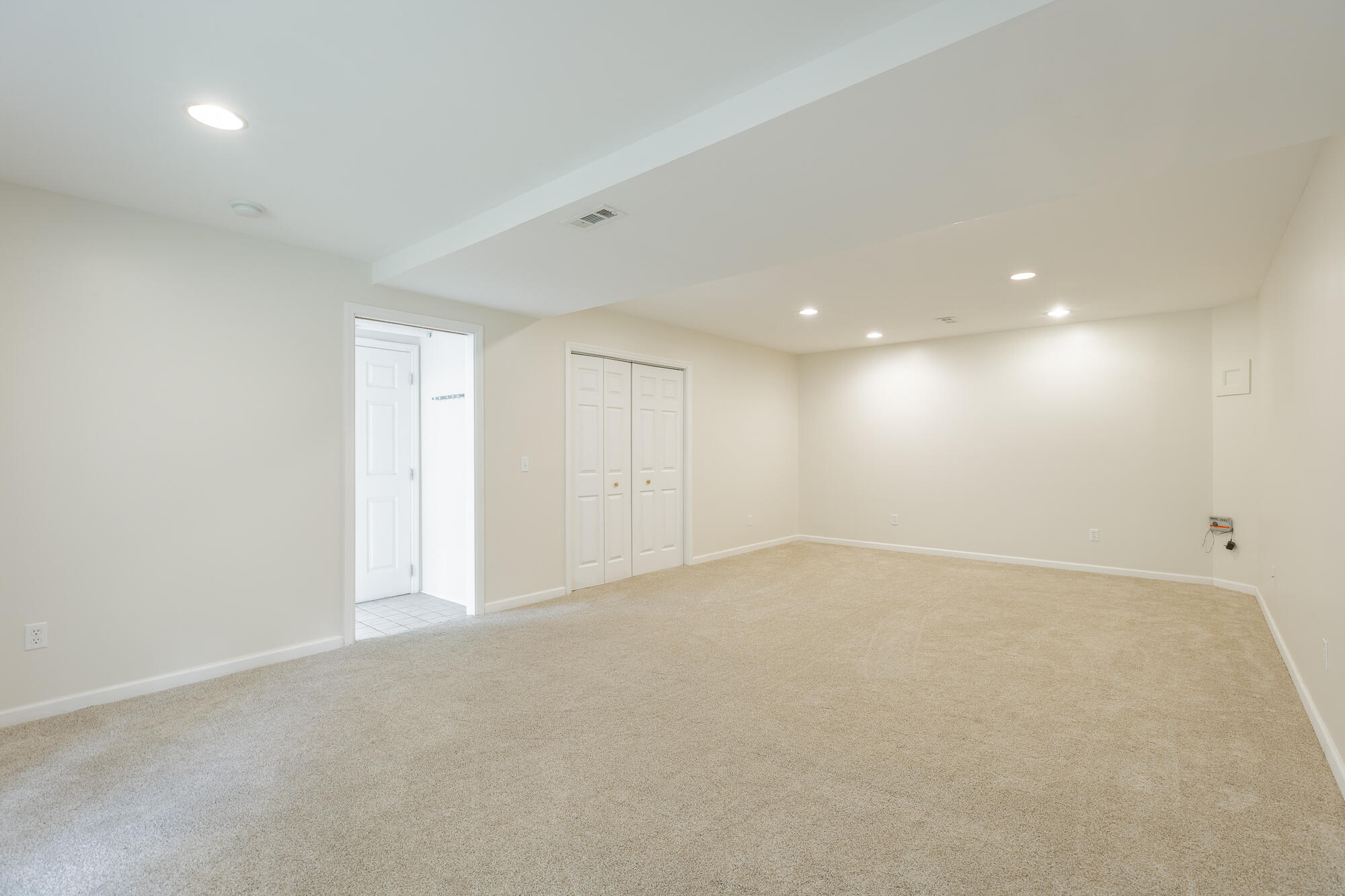7194 British Road