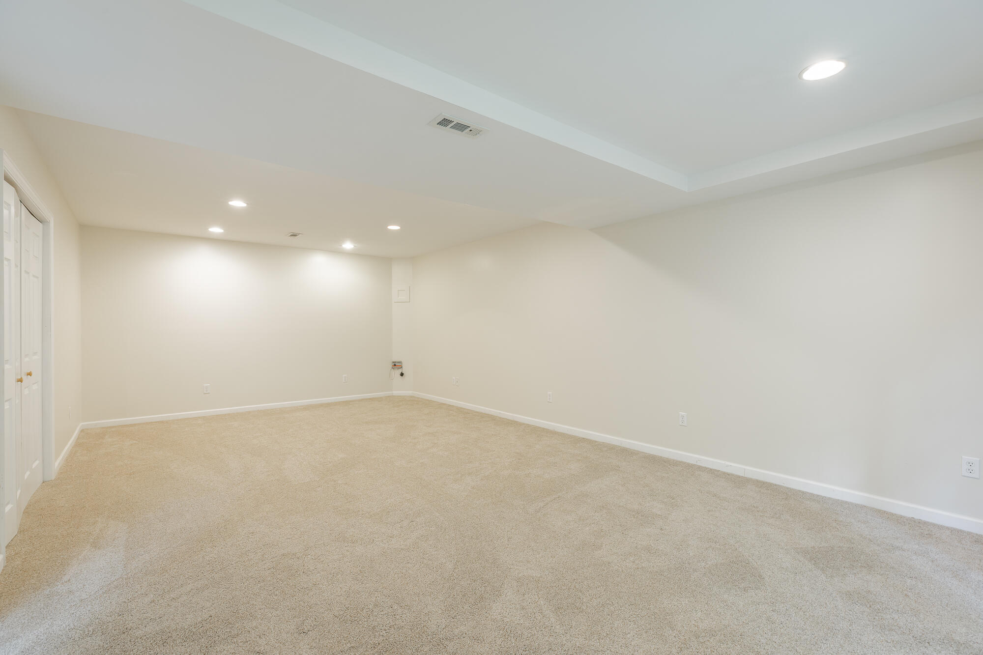 7194 British Road