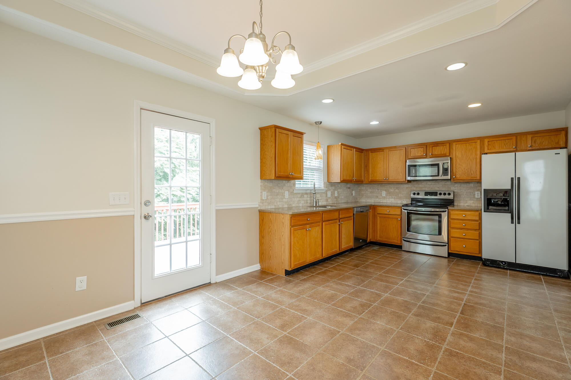 7194 British Road