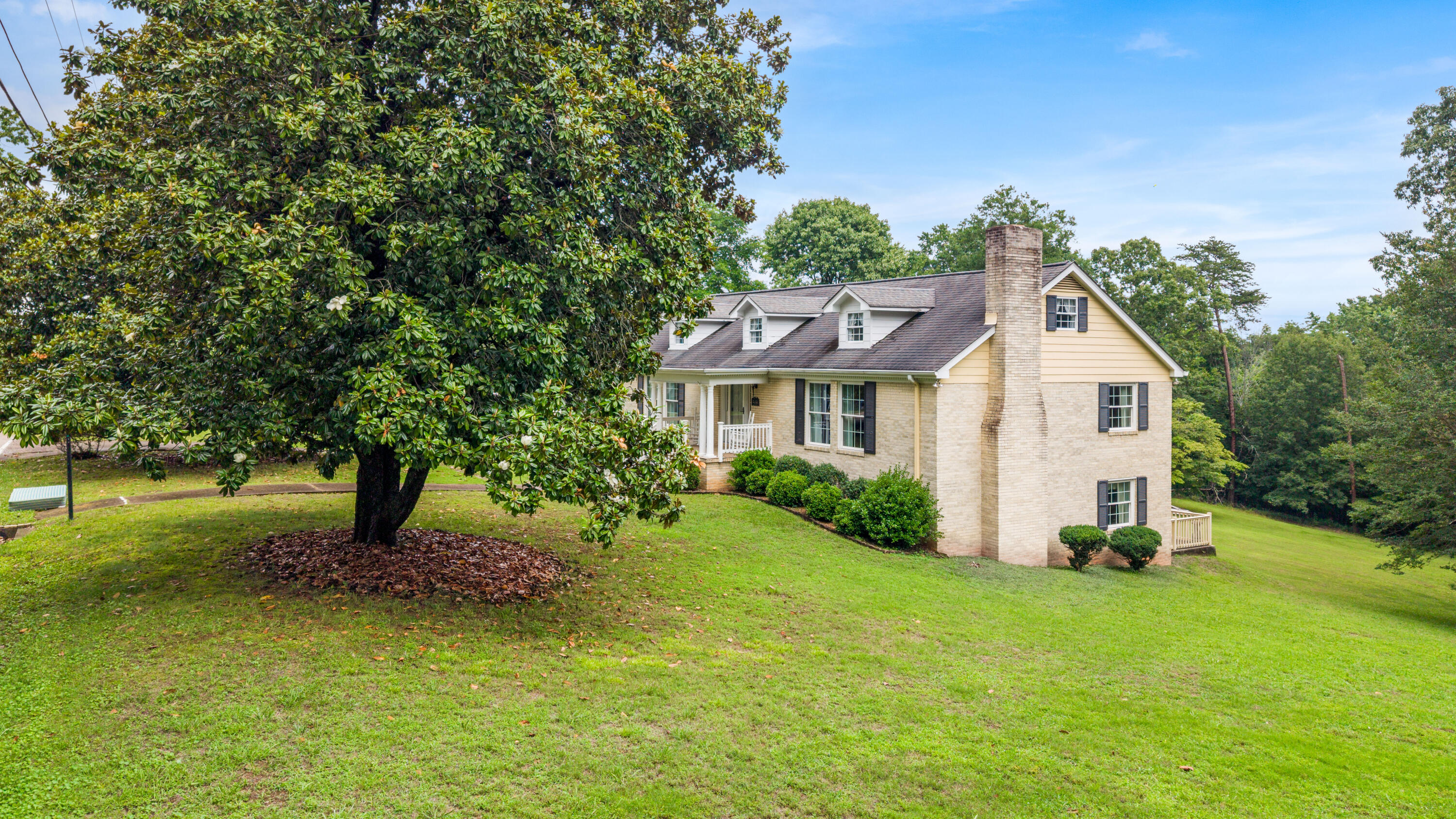 5956 Crestview Drive