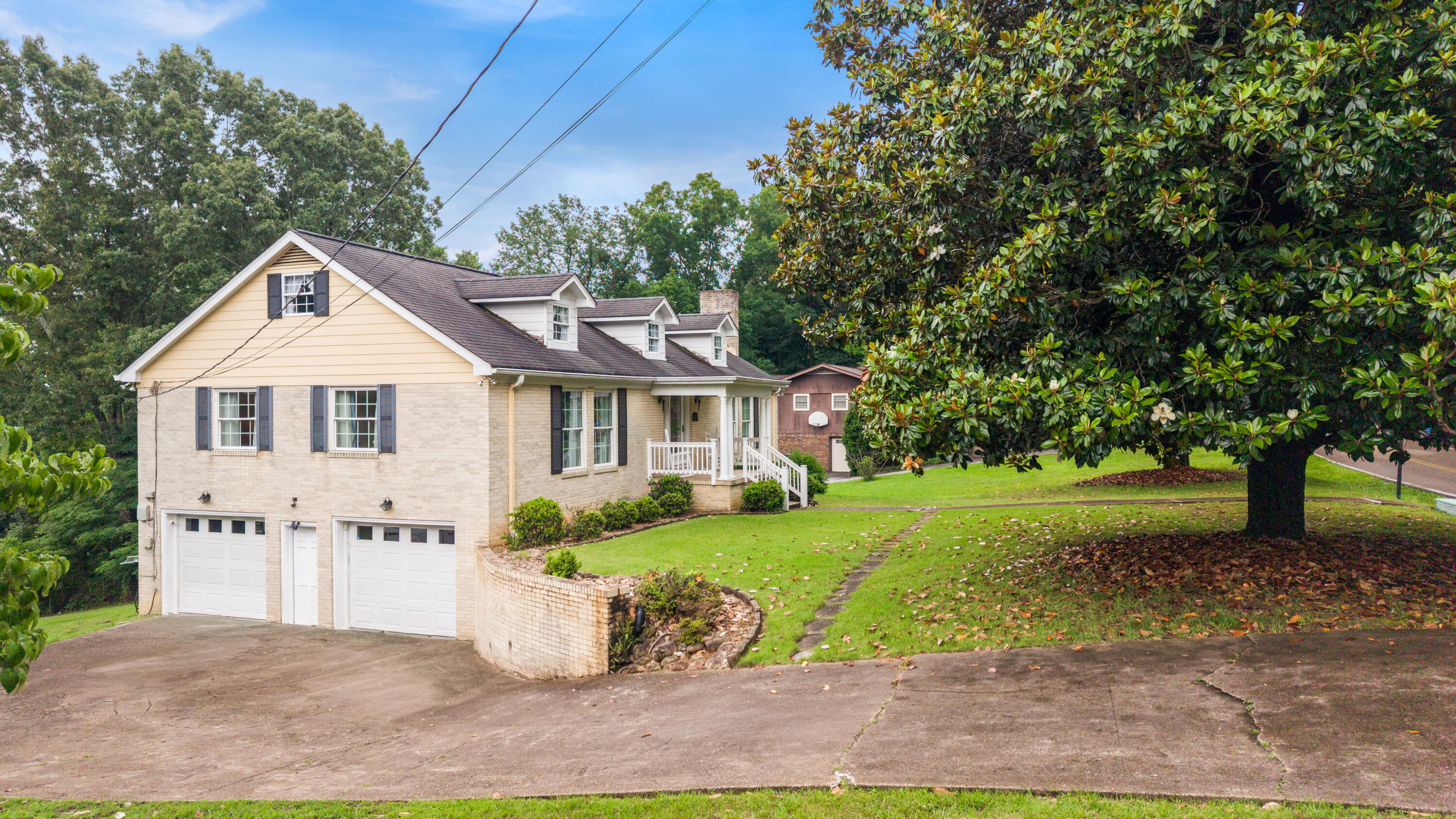 5956 Crestview Drive