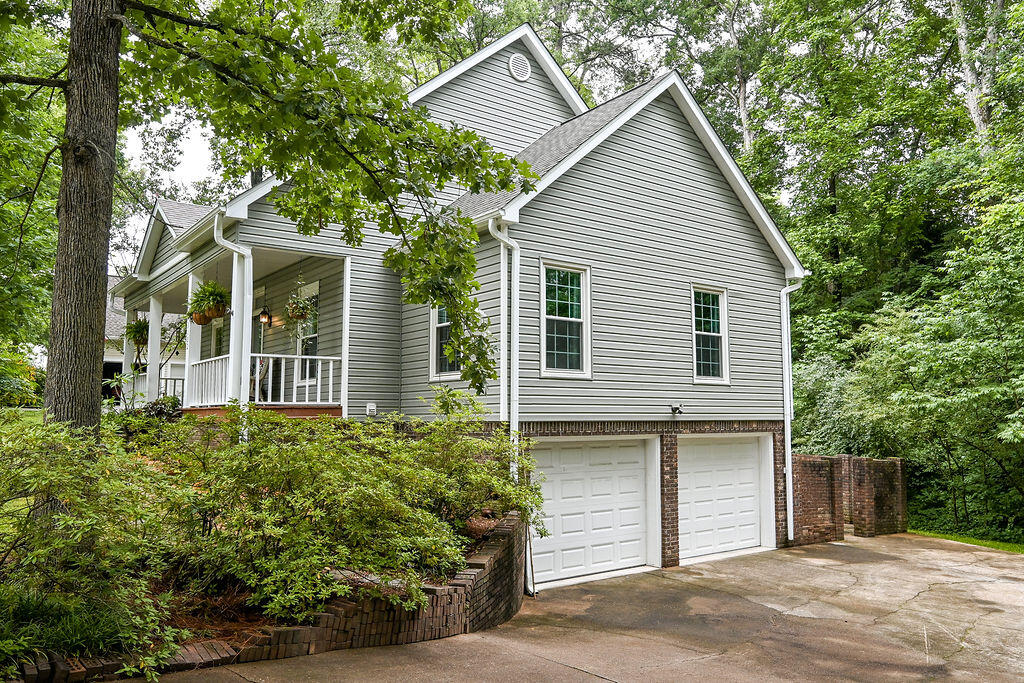 3102 Parkwood Trail NW