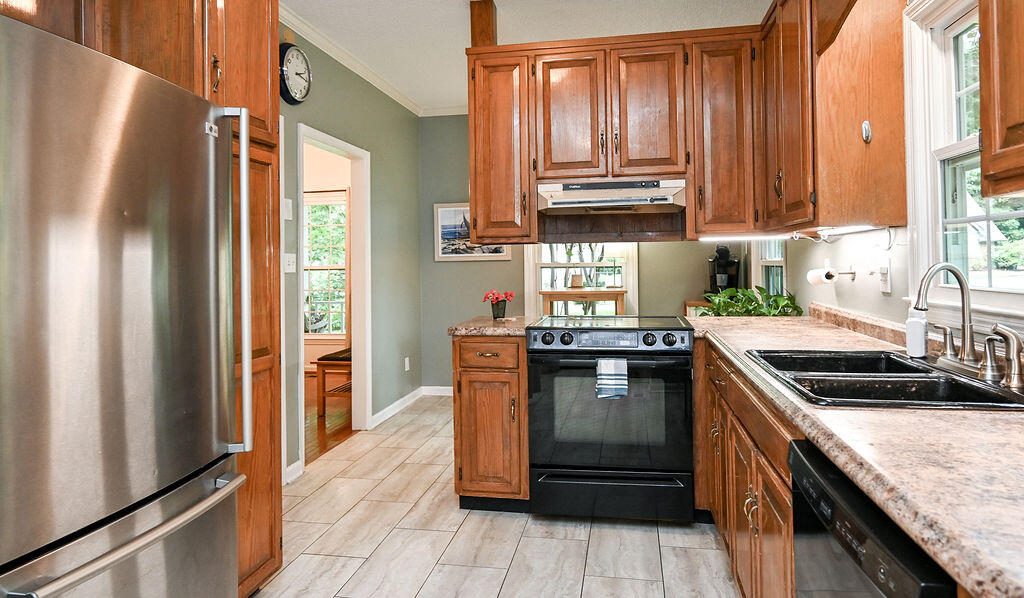 3102 Parkwood Trail NW