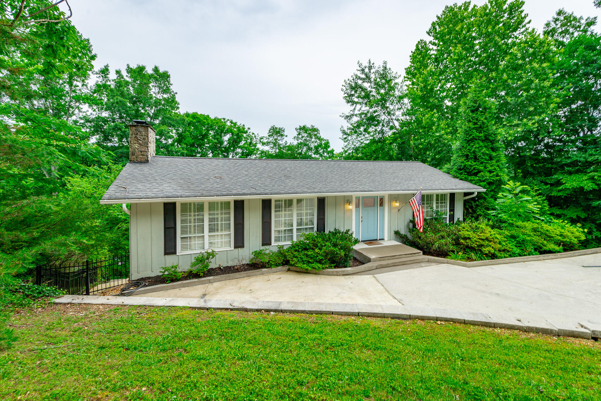 1043 Clift Cave Drive