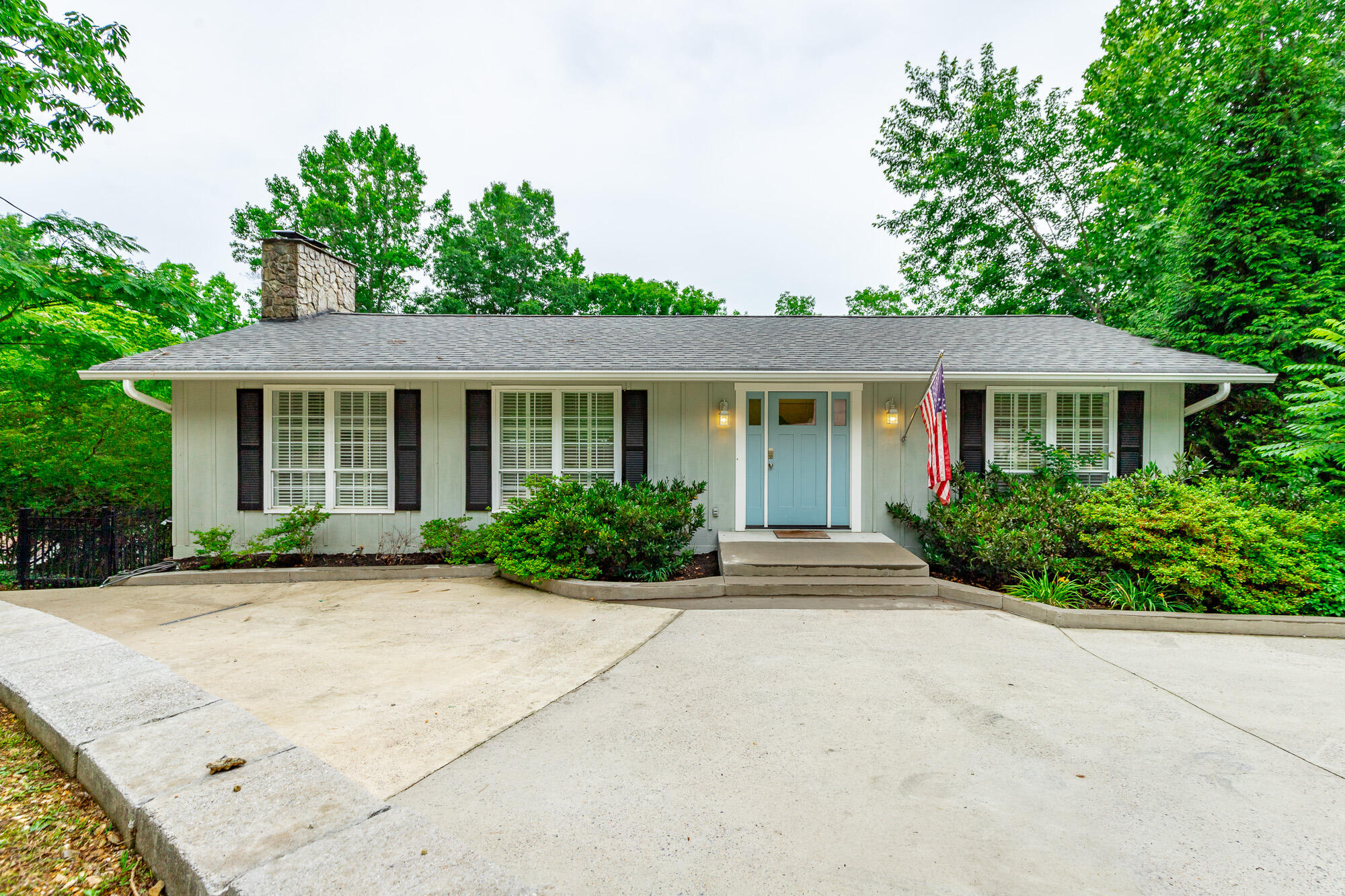 1043 Clift Cave Drive