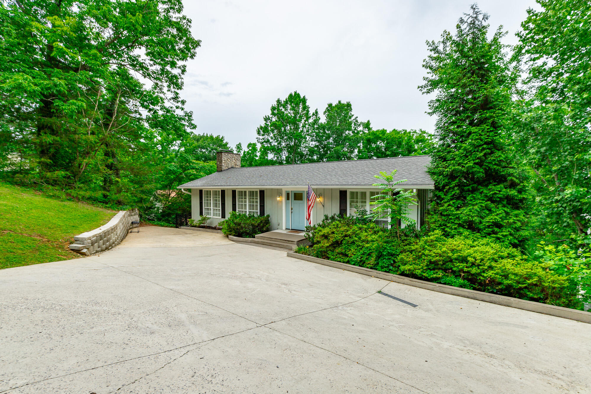1043 Clift Cave Drive