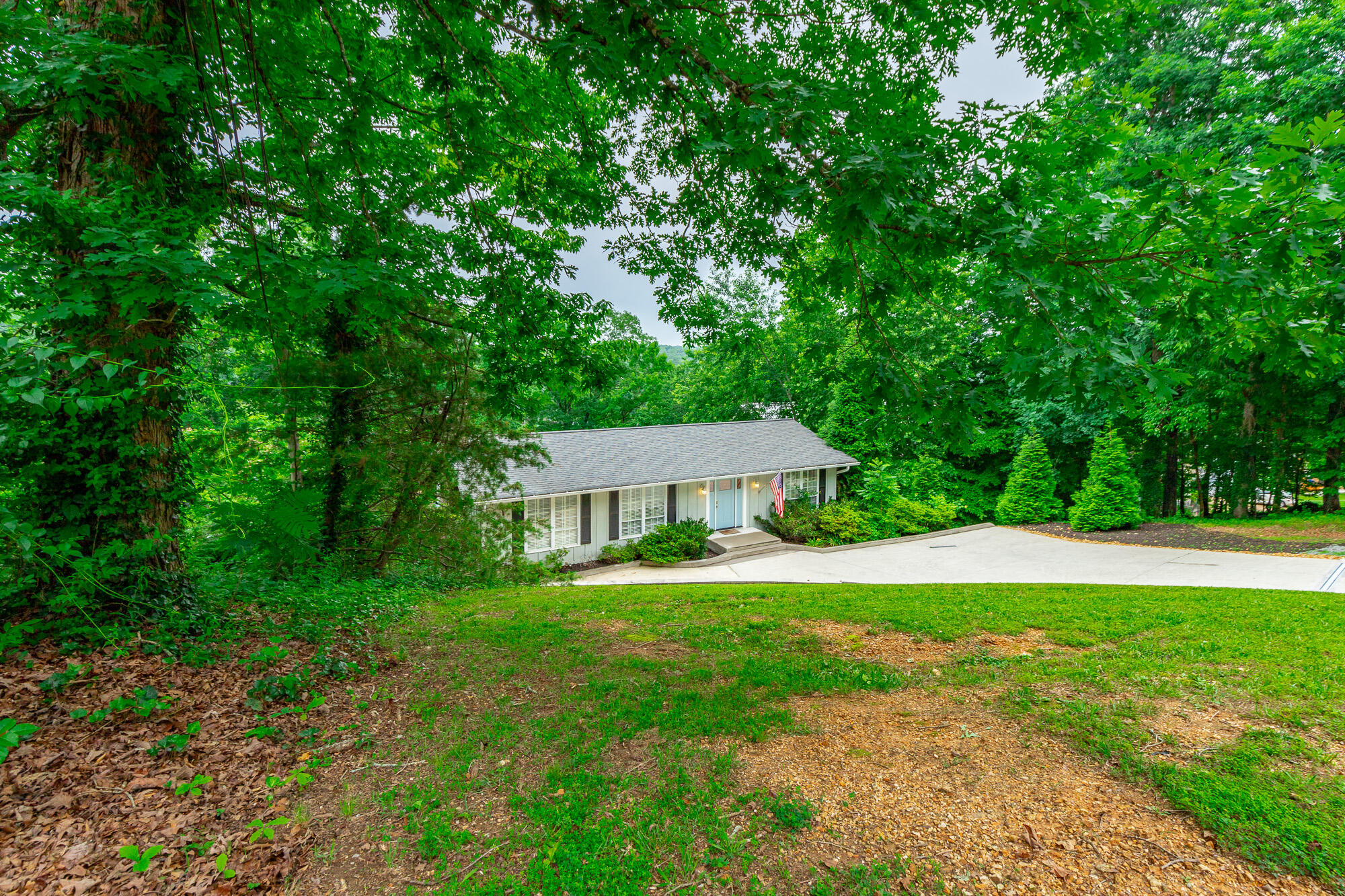 1043 Clift Cave Drive
