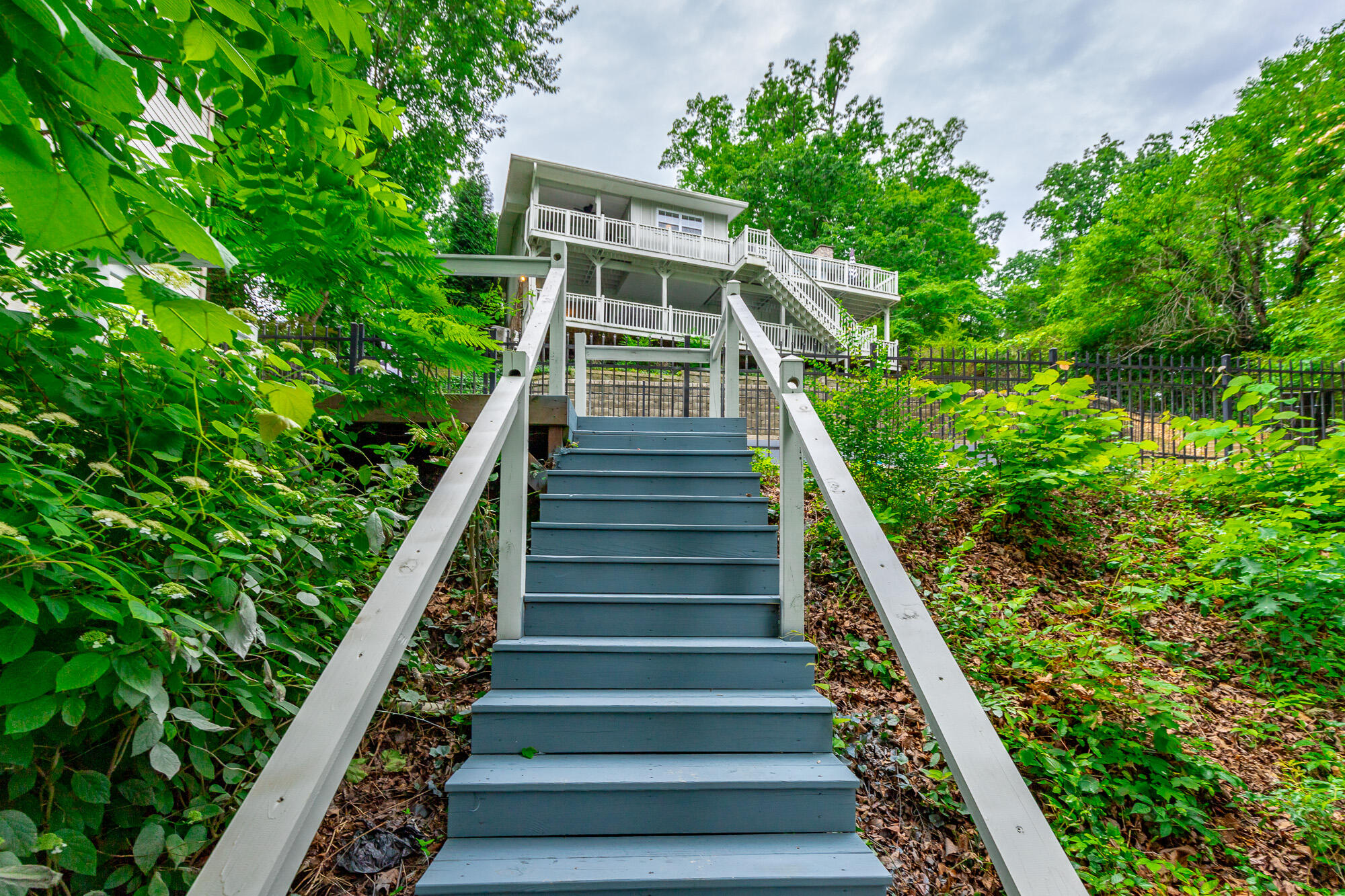 1043 Clift Cave Drive