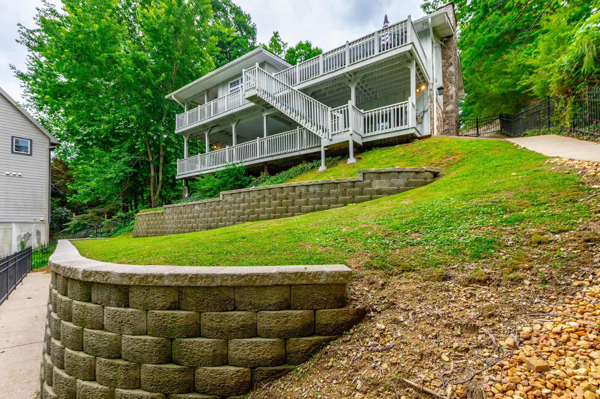 1043 Clift Cave Drive