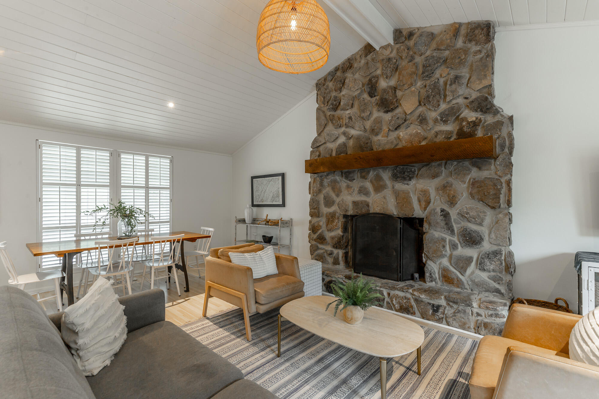 1043 Clift Cave Drive