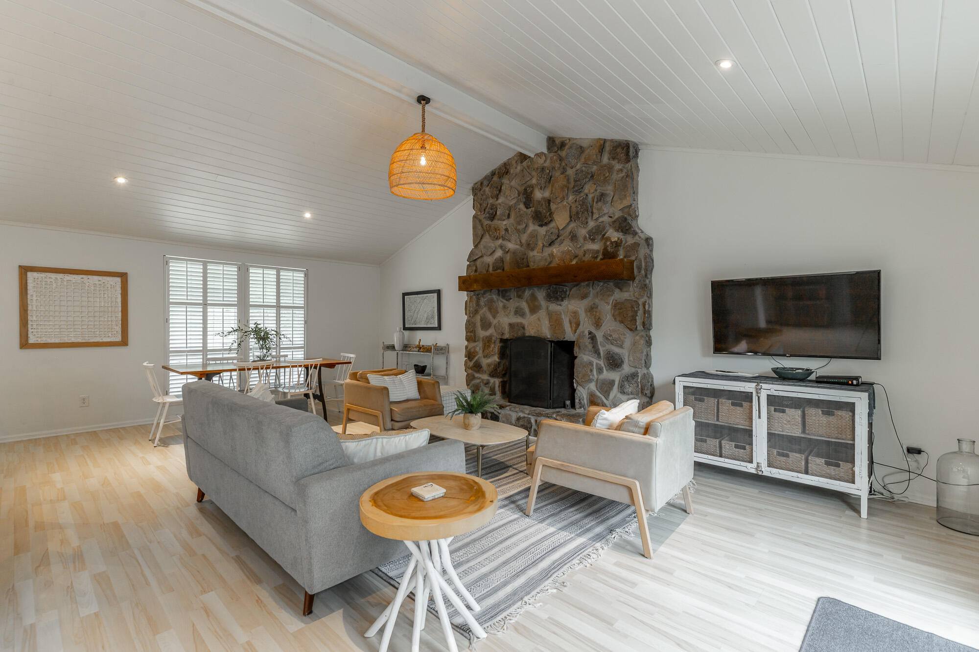 1043 Clift Cave Drive