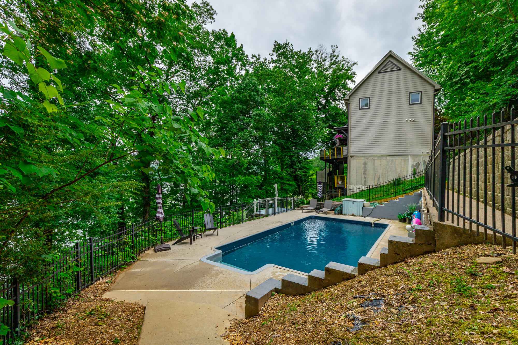 1043 Clift Cave Drive