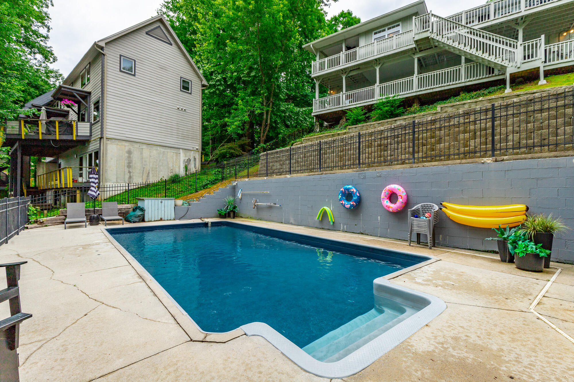 1043 Clift Cave Drive