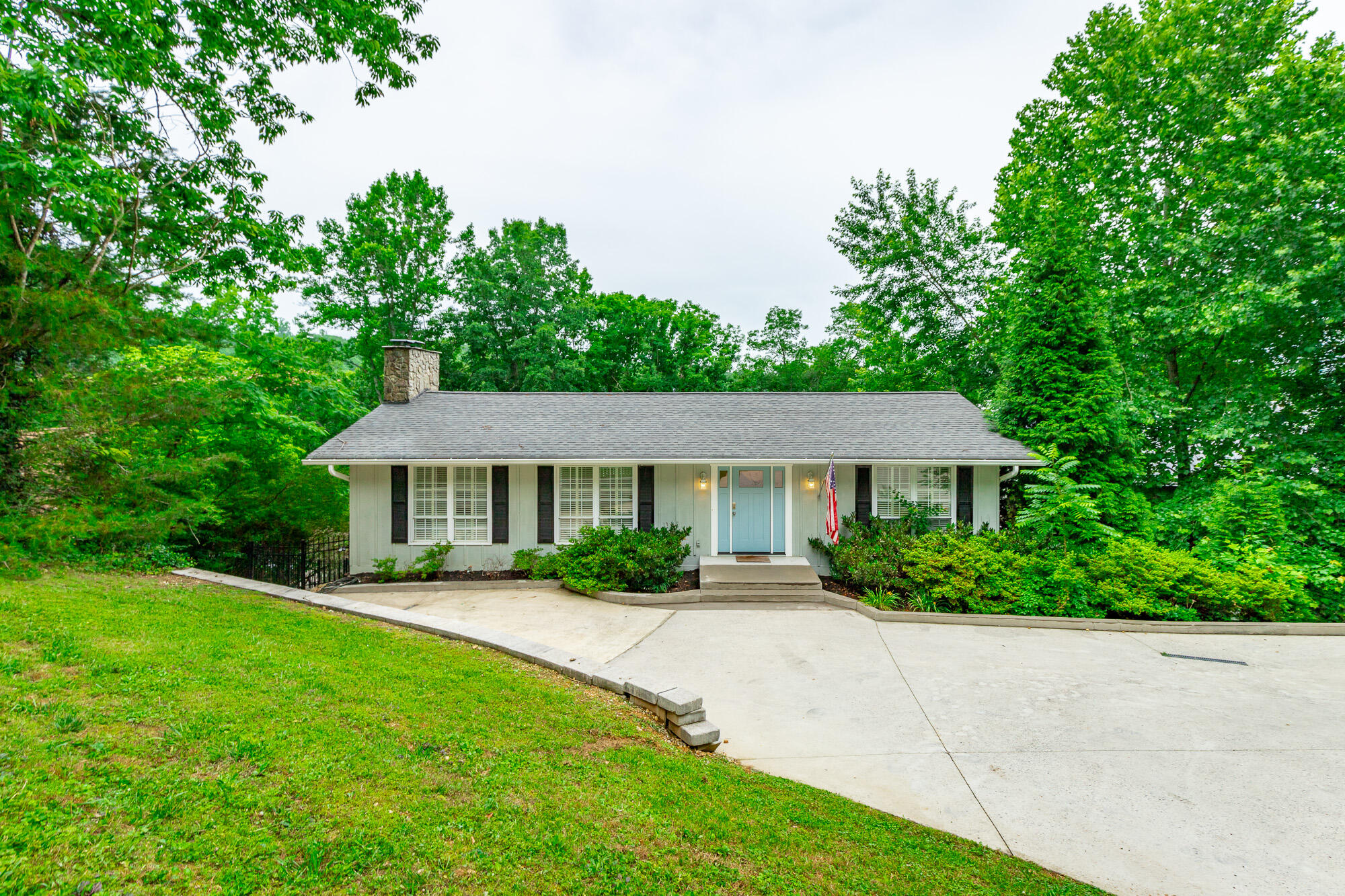 1043 Clift Cave Drive