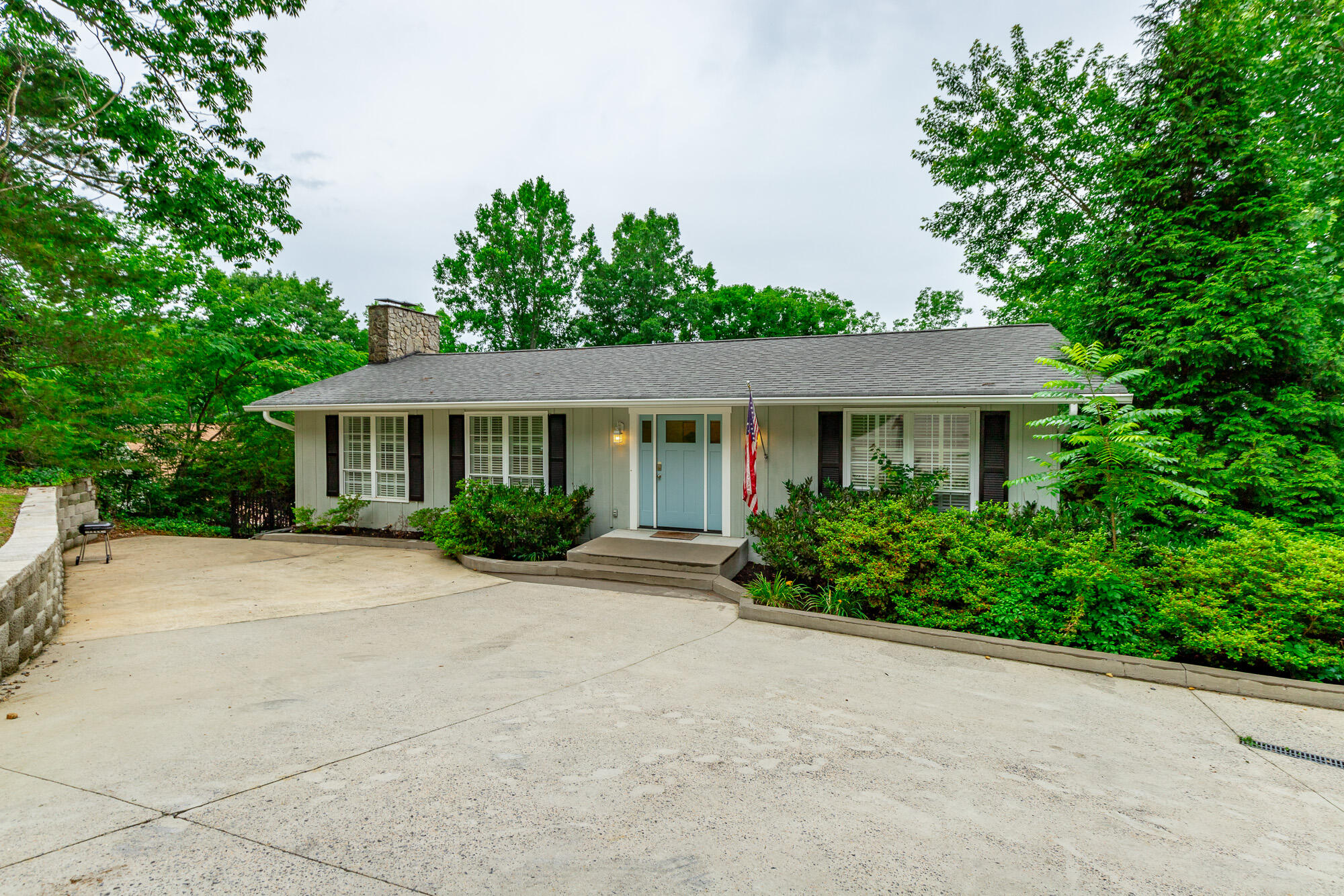 1043 Clift Cave Drive