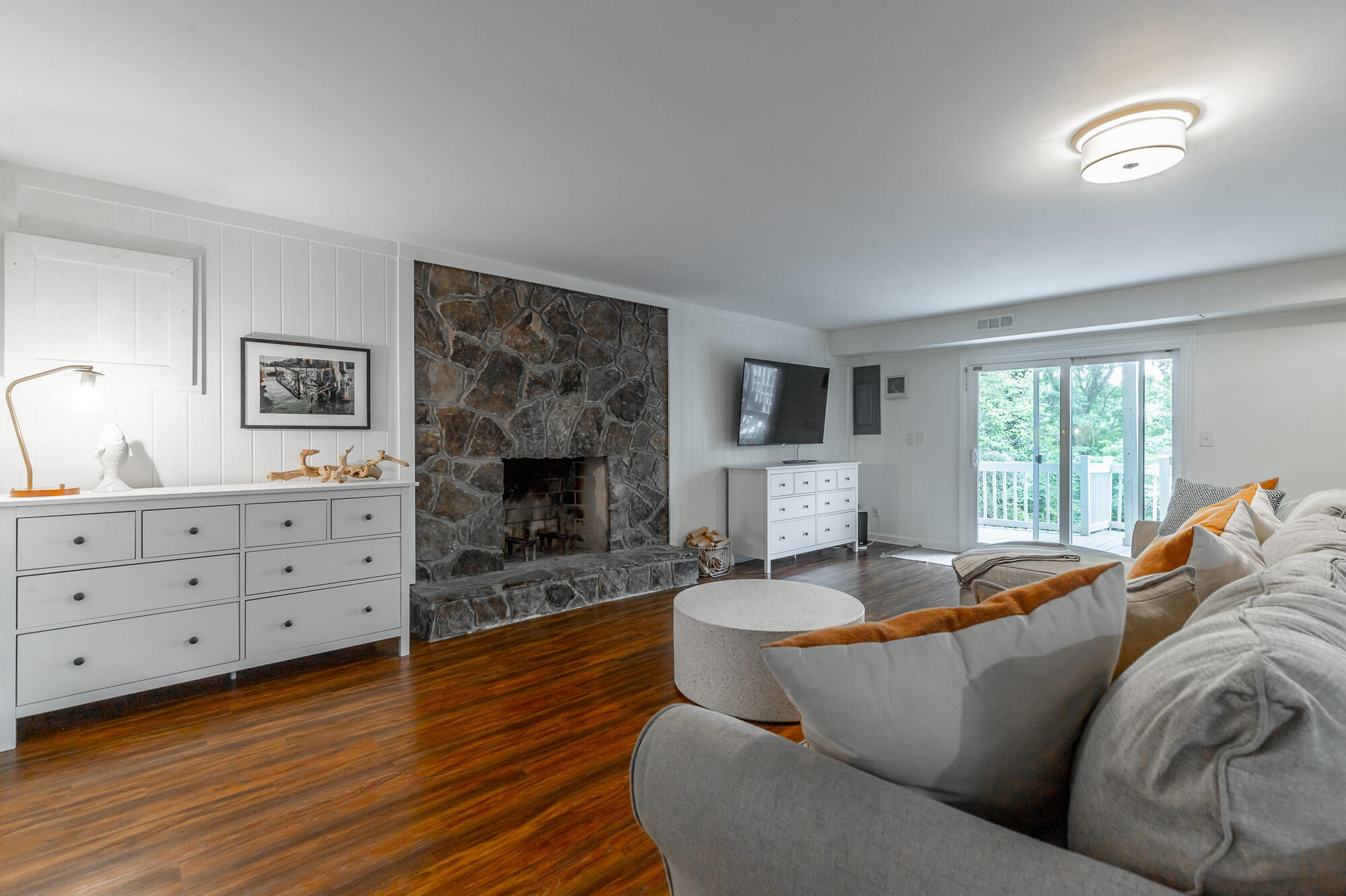 1043 Clift Cave Drive