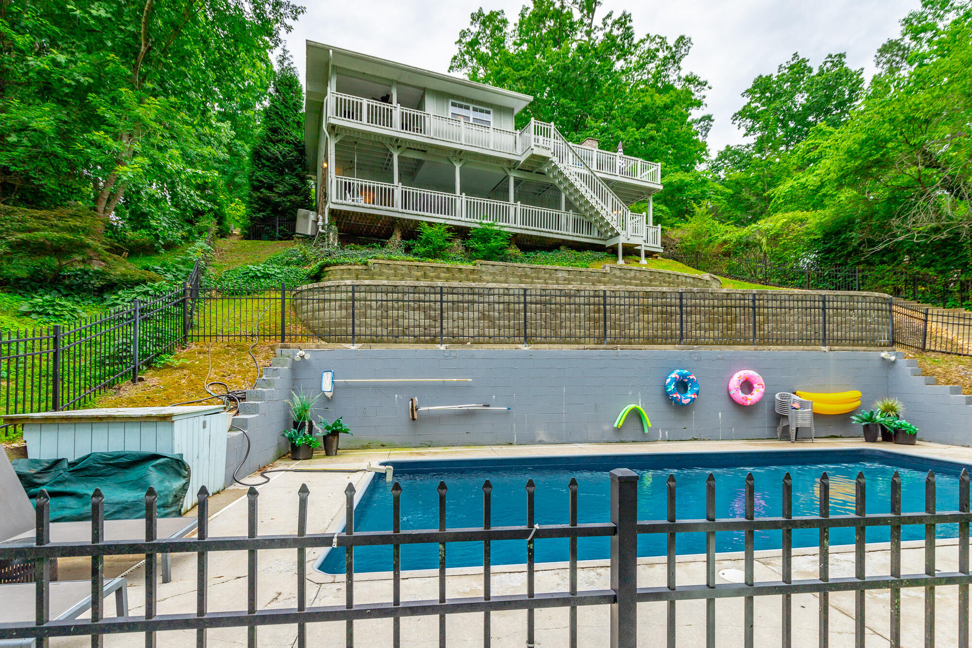 1043 Clift Cave Drive