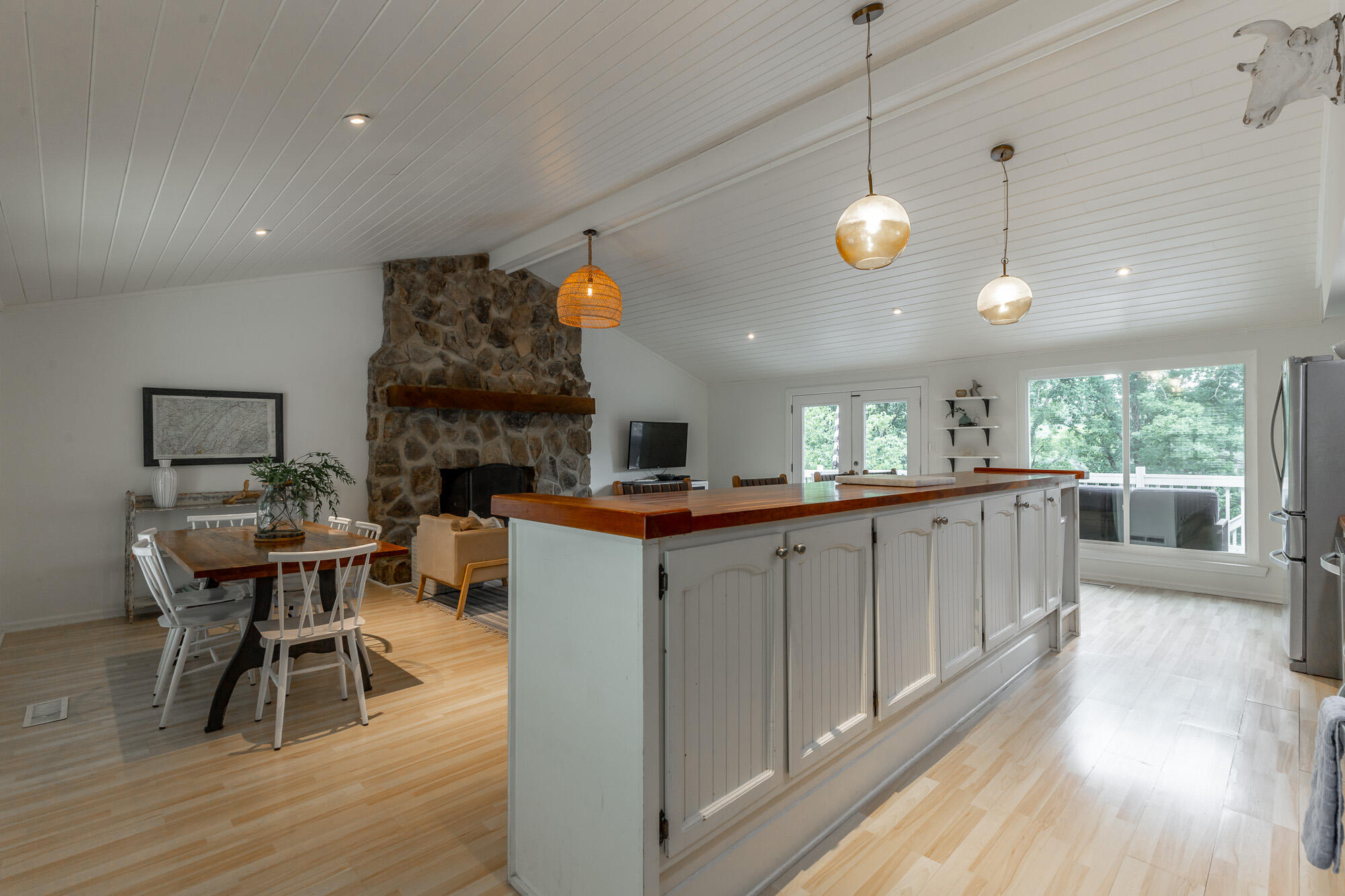 1043 Clift Cave Drive