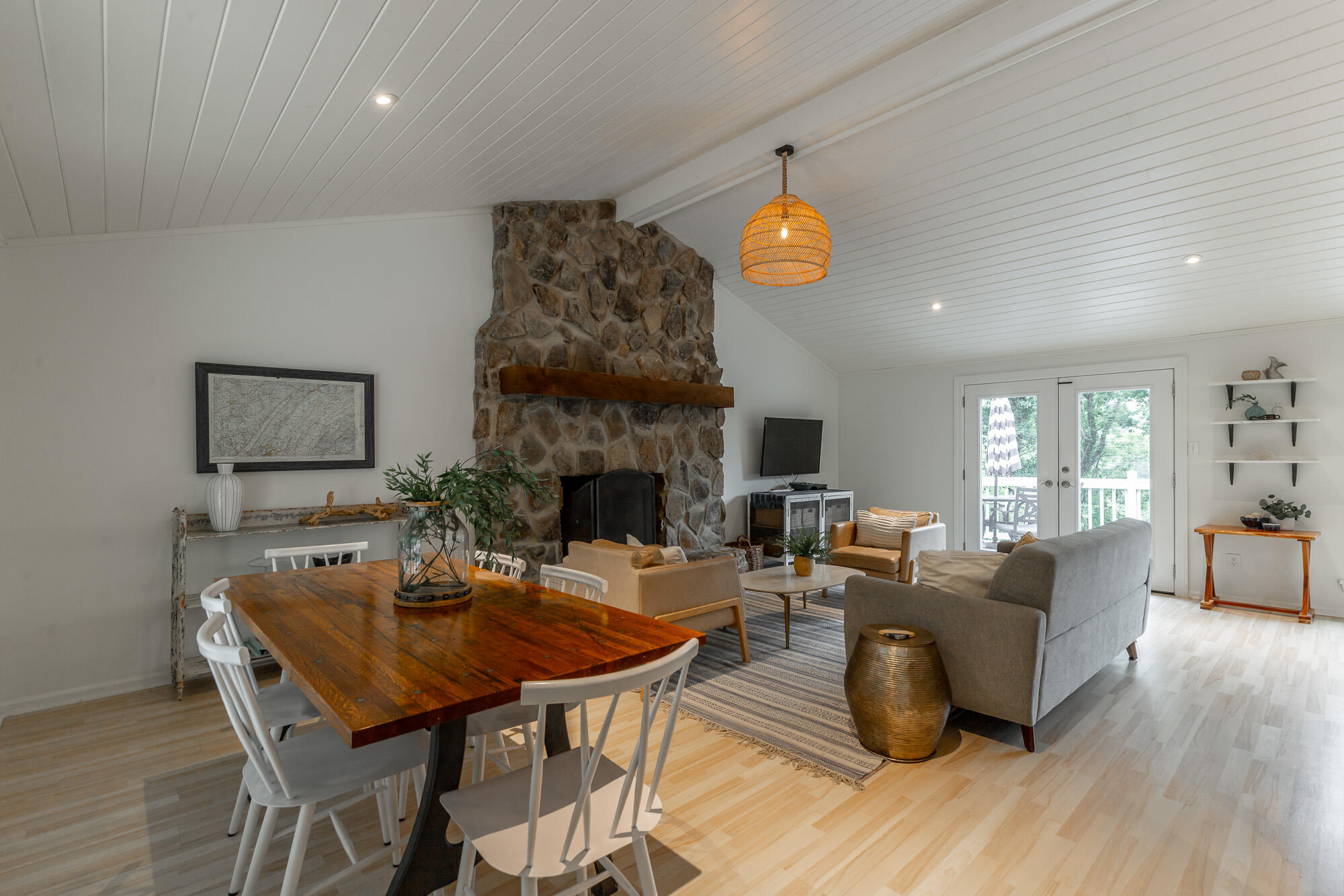 1043 Clift Cave Drive