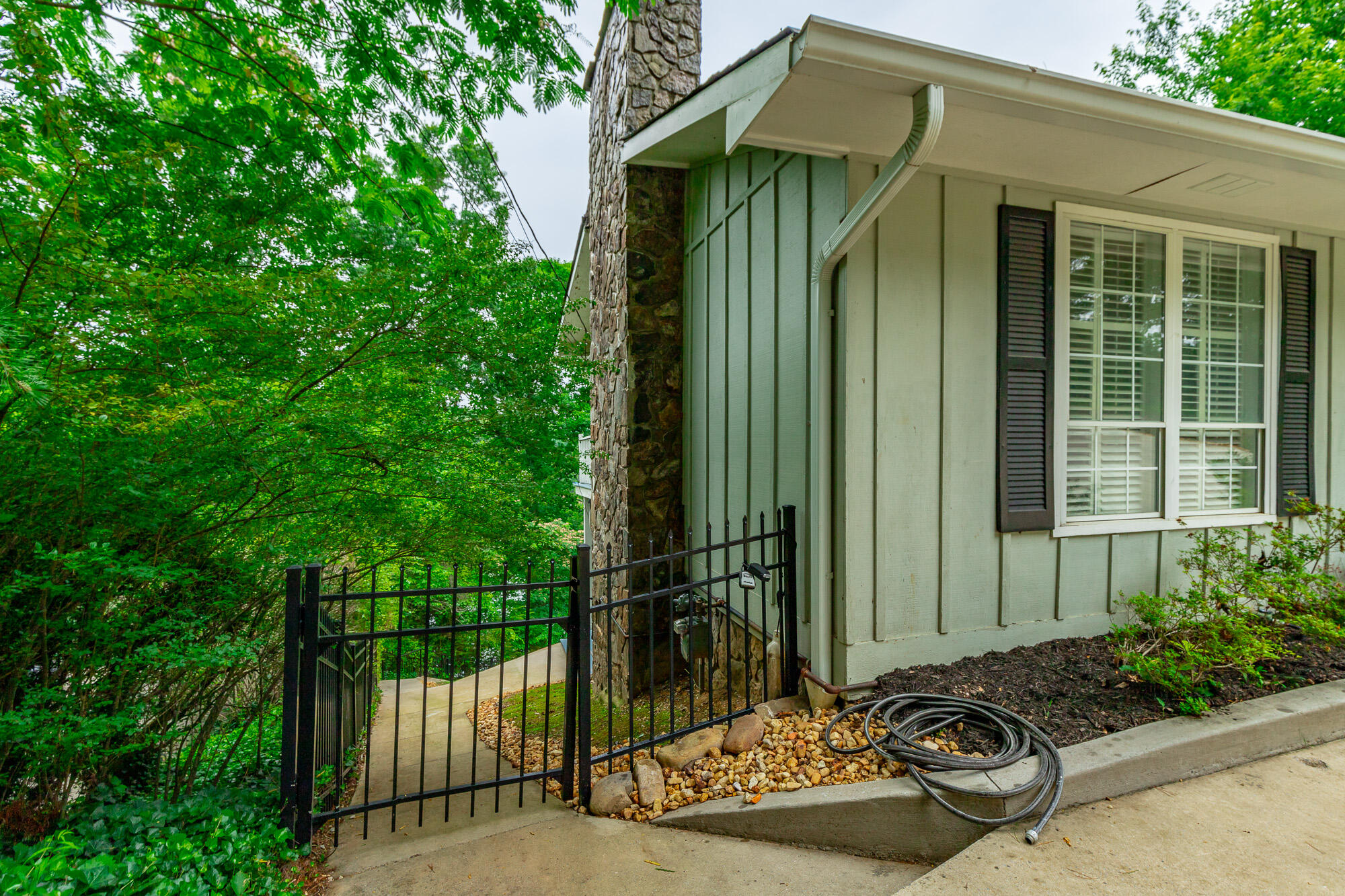 1043 Clift Cave Drive