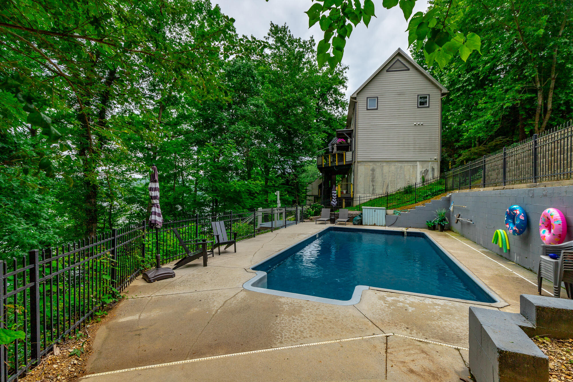 1043 Clift Cave Drive