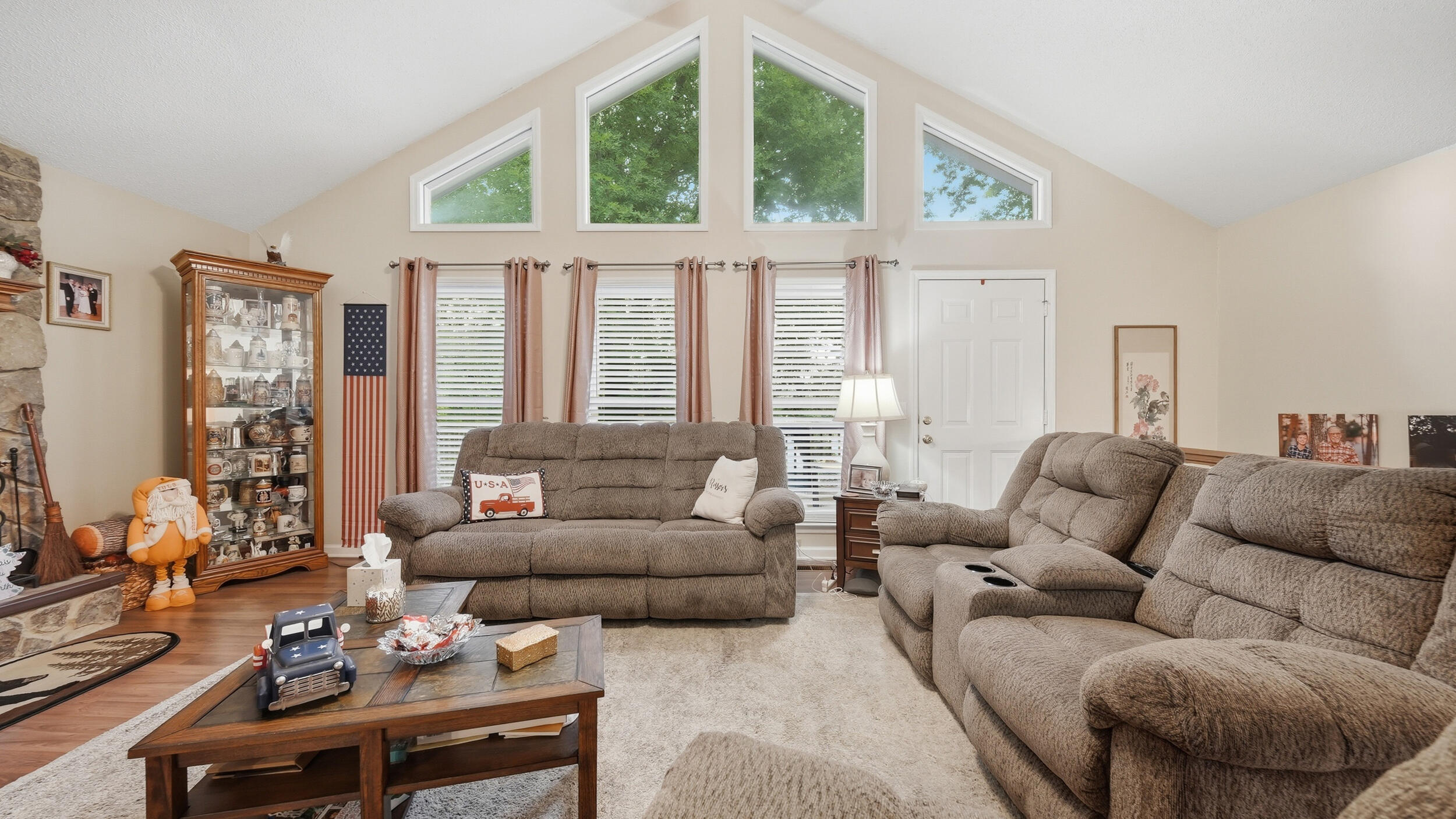 7048 Pinebrook Drive