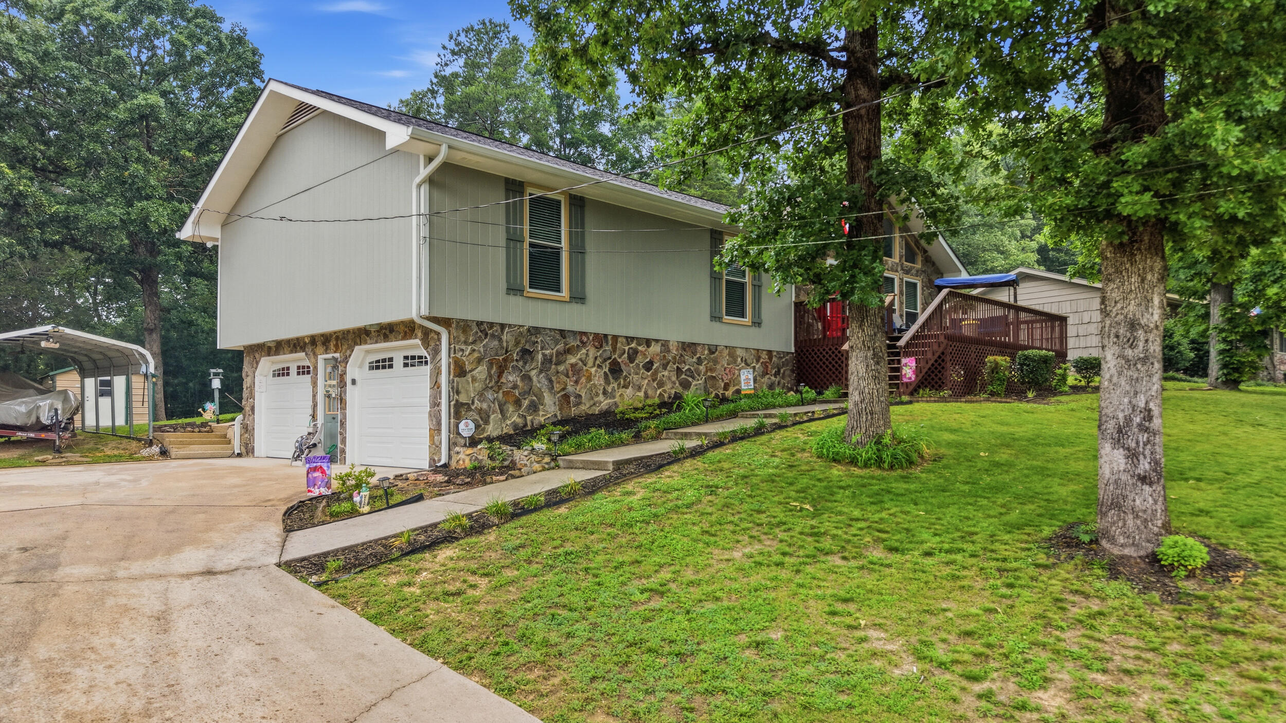 7048 Pinebrook Drive