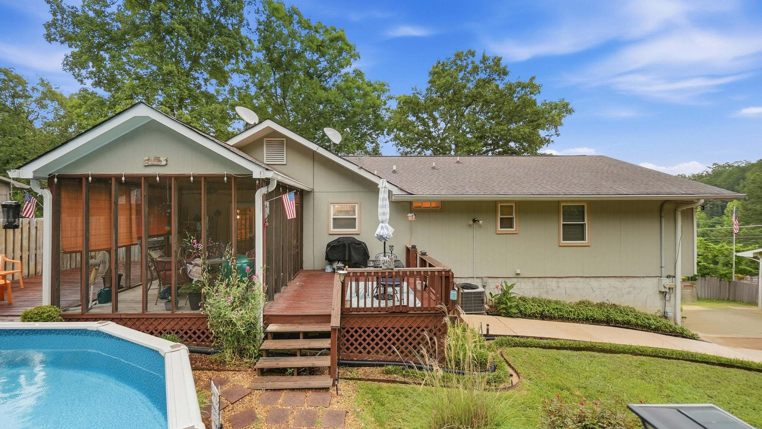 7048 Pinebrook Drive