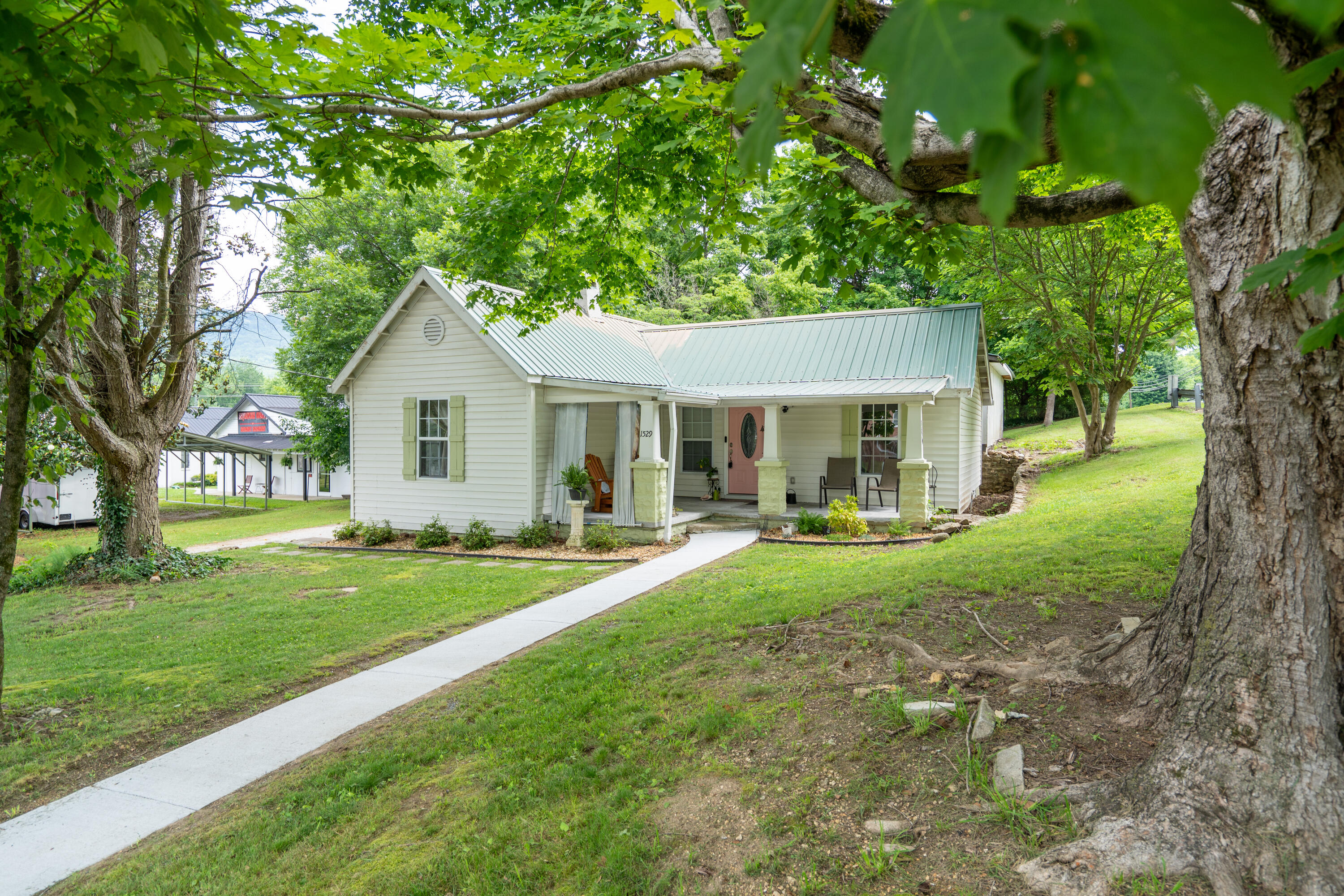 1529 Main Street