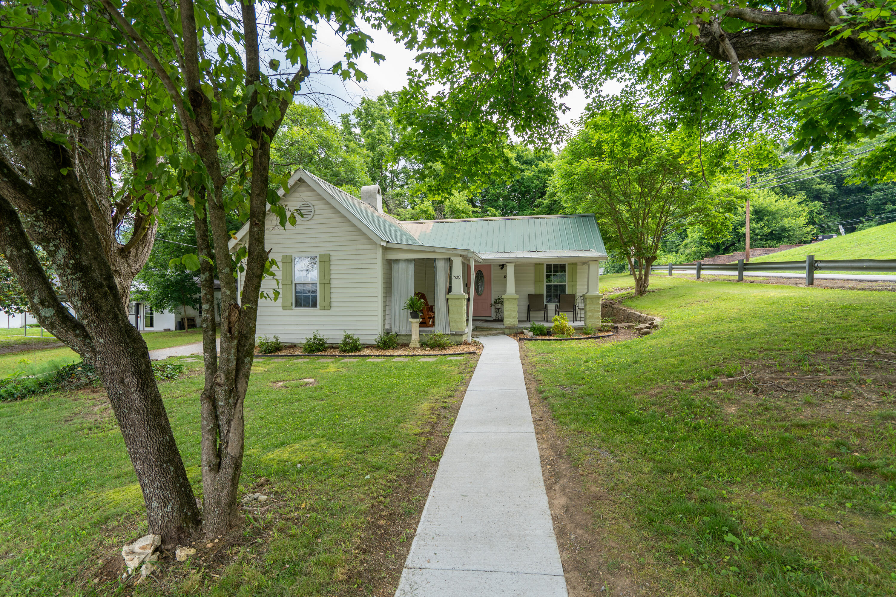 1529 Main Street