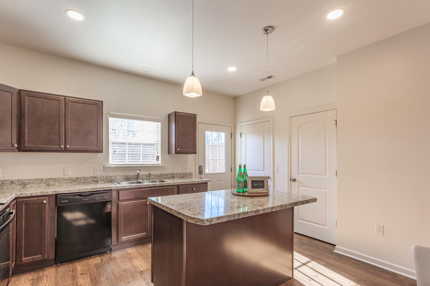 272 Trunk Street NE, 272