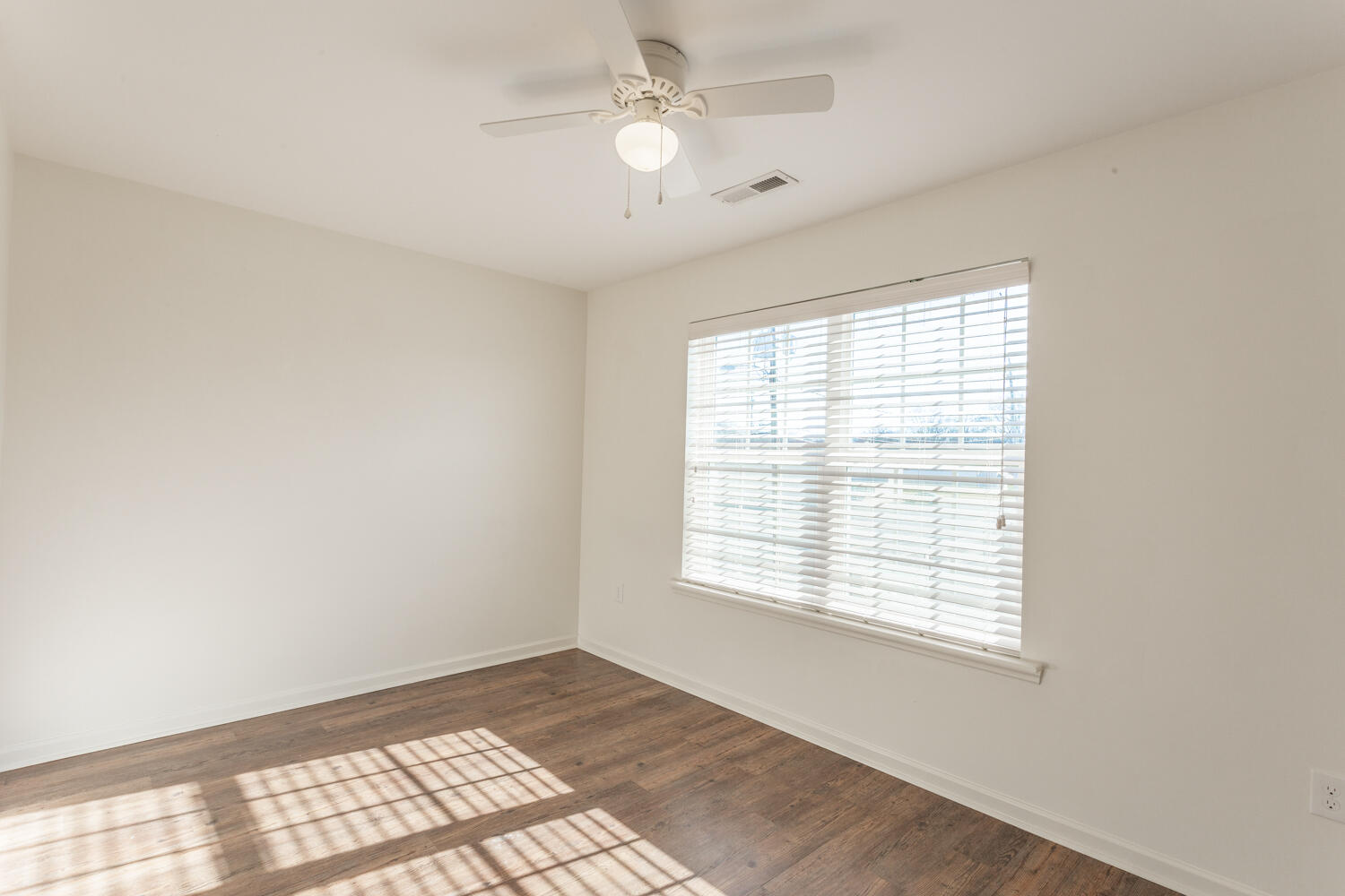 272 Trunk Street NE, 272