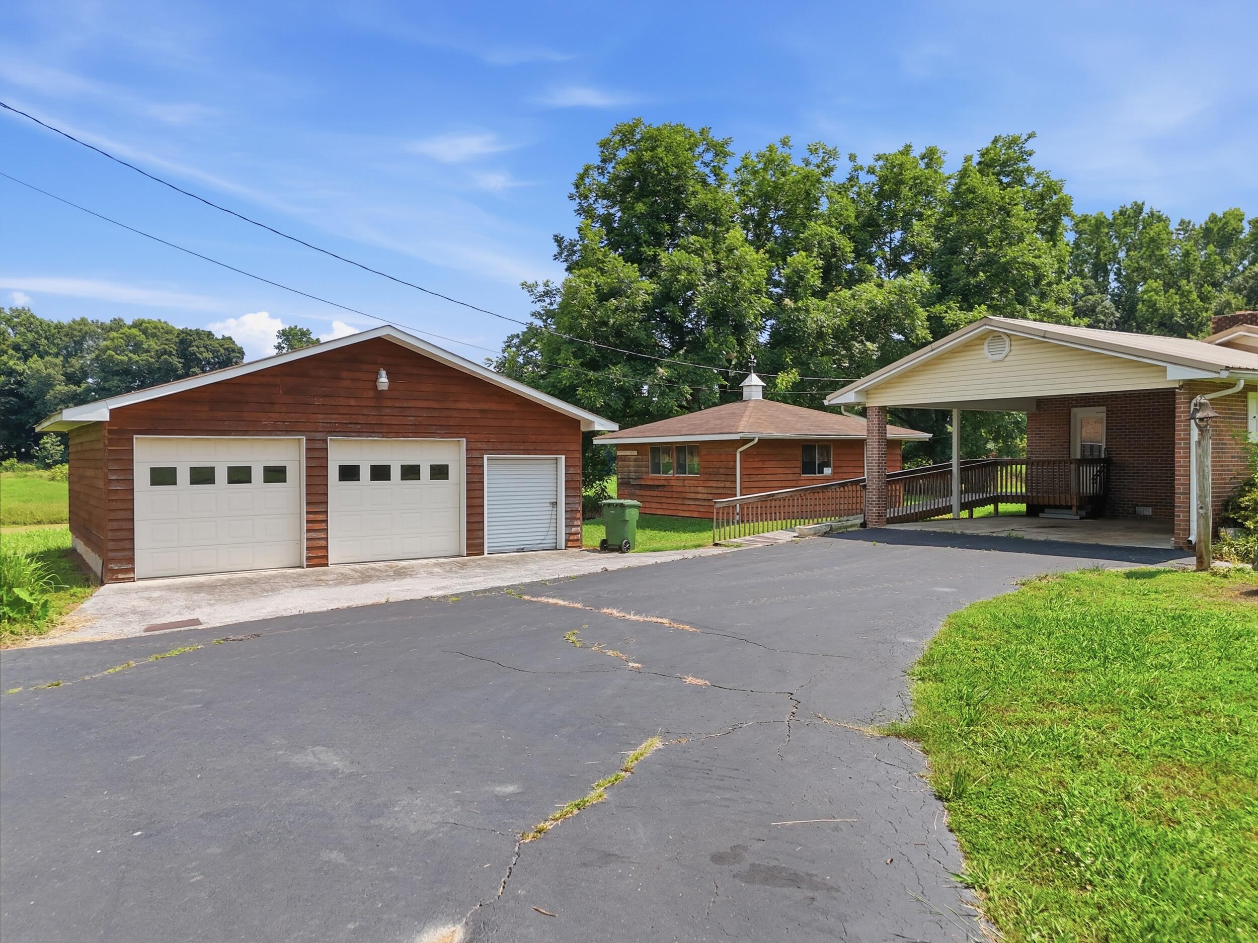 2879 E Broomtown Road, LaFayette