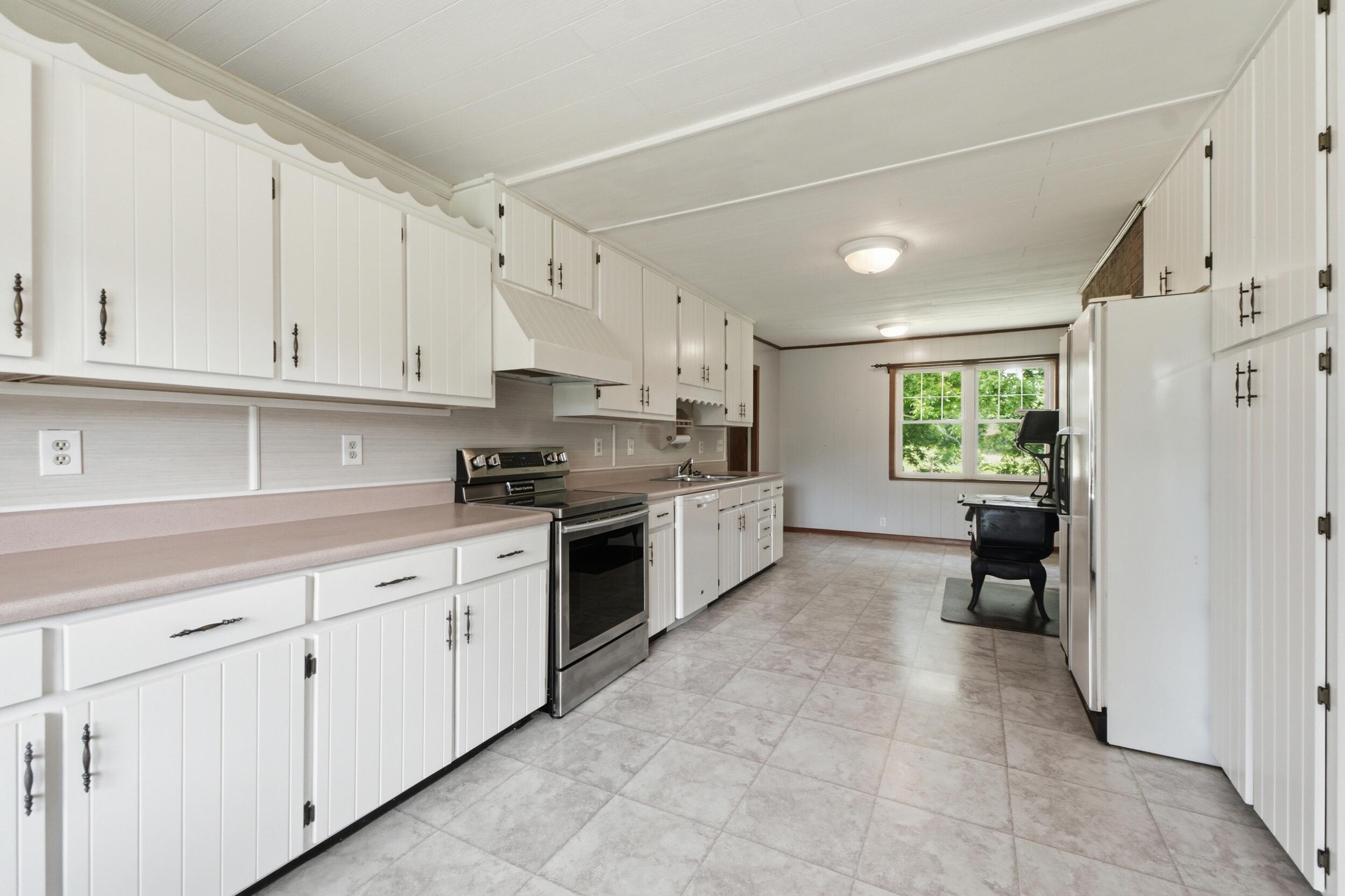2879 E Broomtown Road, LaFayette