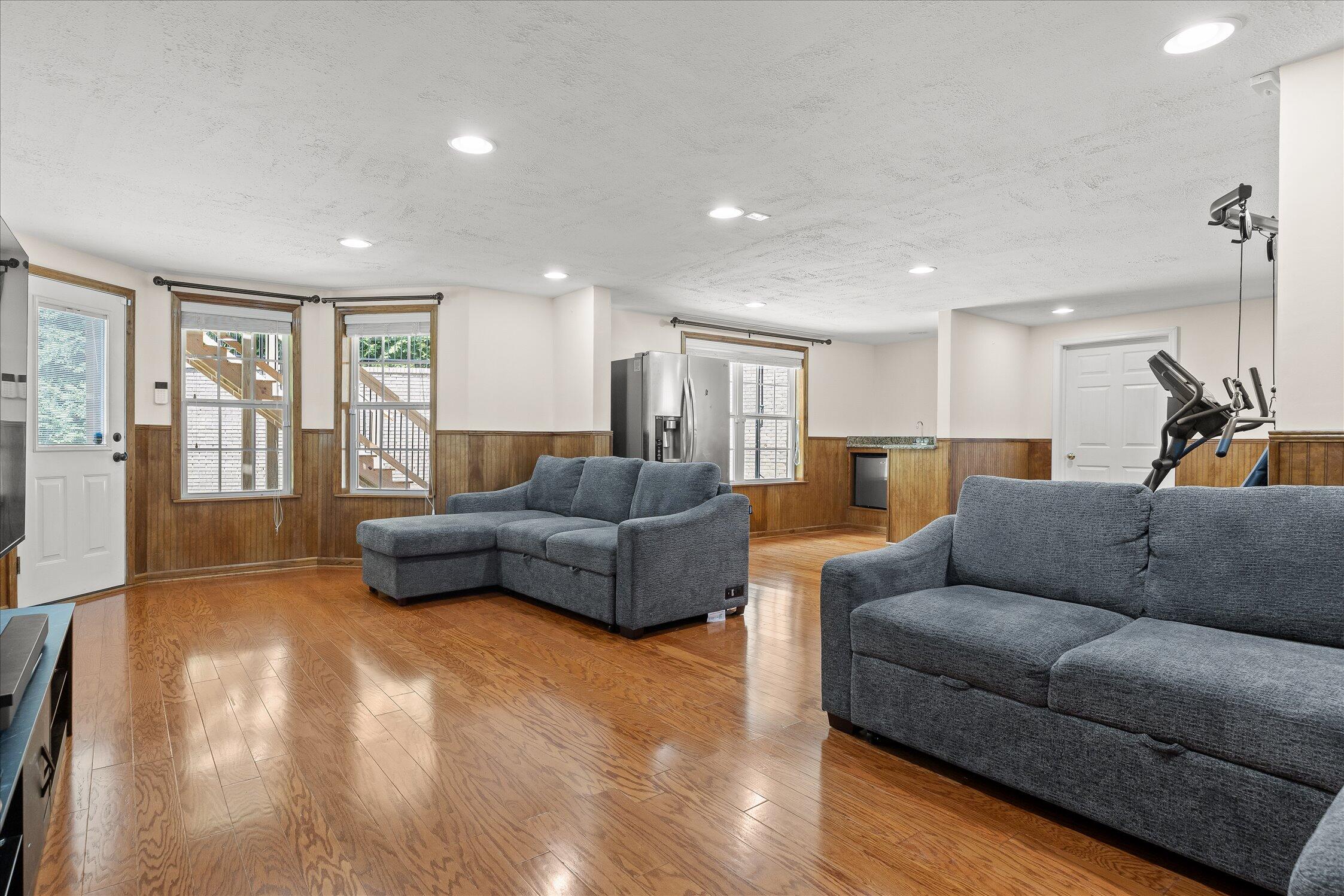 9875 Fieldcrest Drive