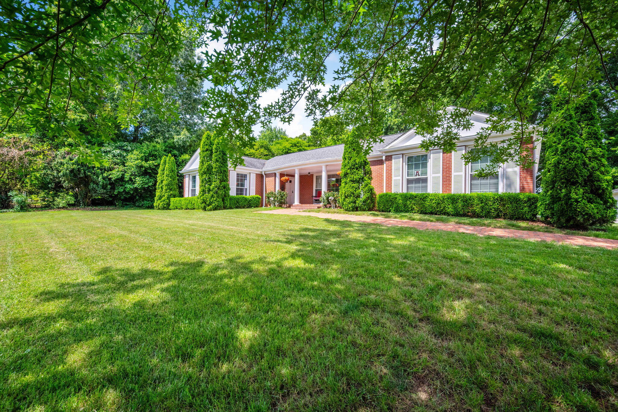 1121 S Crest Road