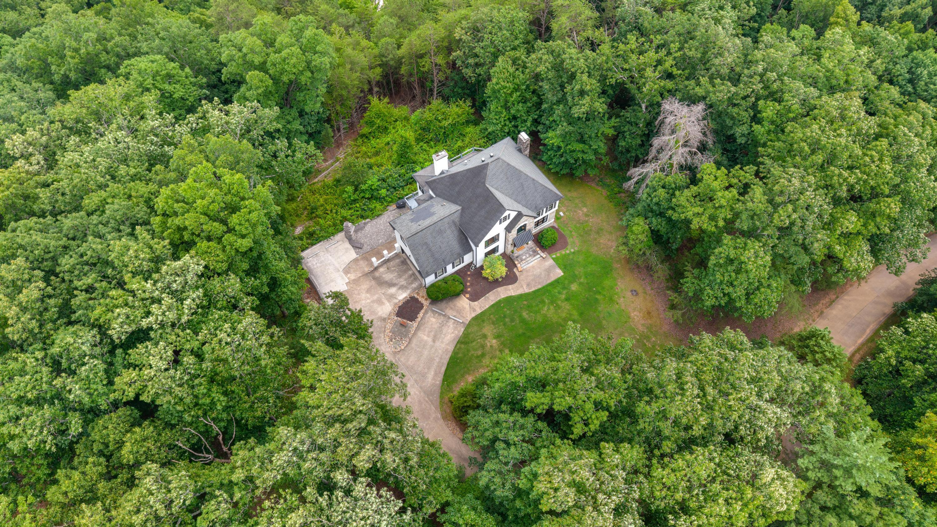 622 Wilton Lane NW