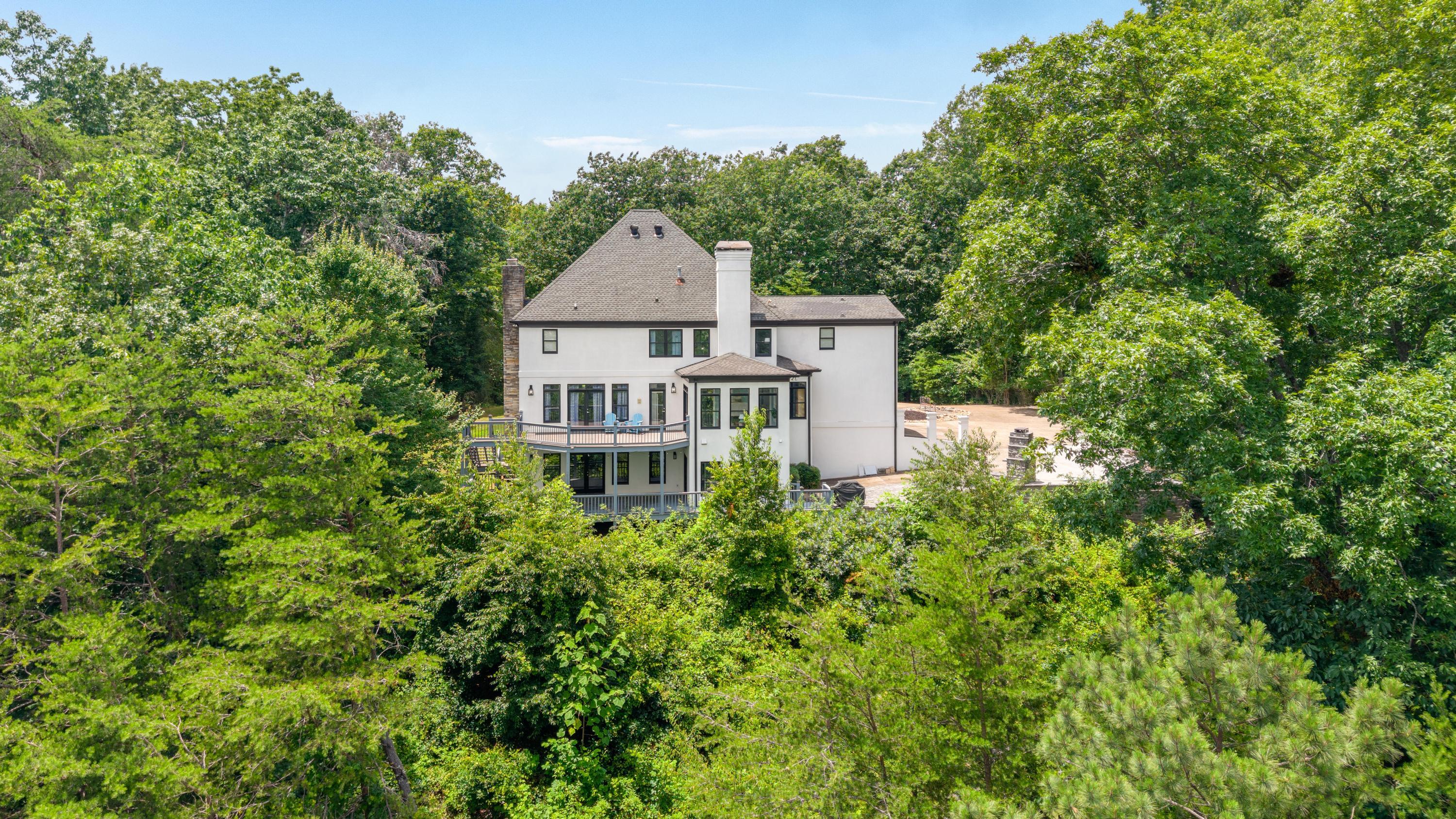 622 Wilton Lane NW
