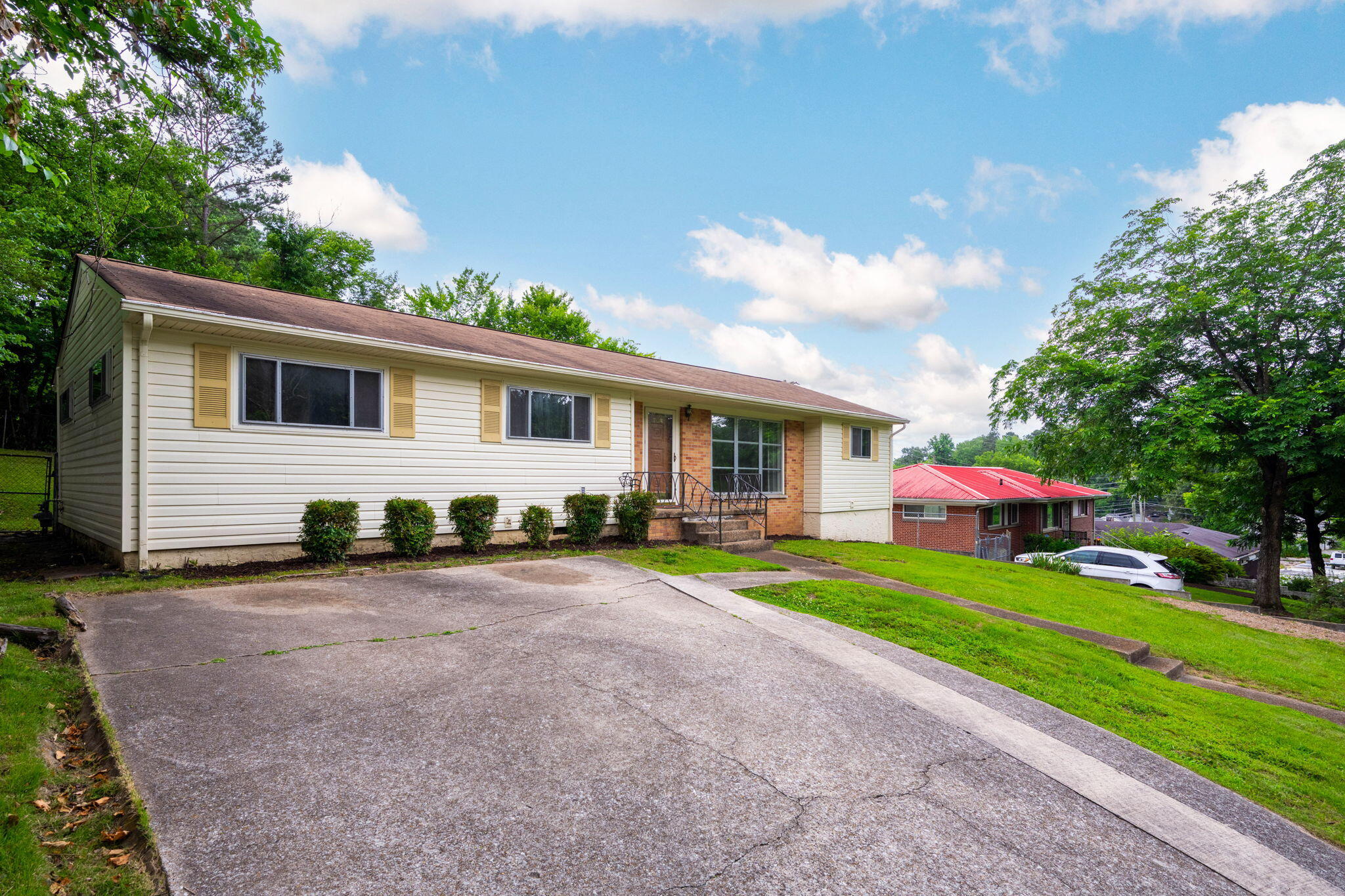 708 Claremont Circle