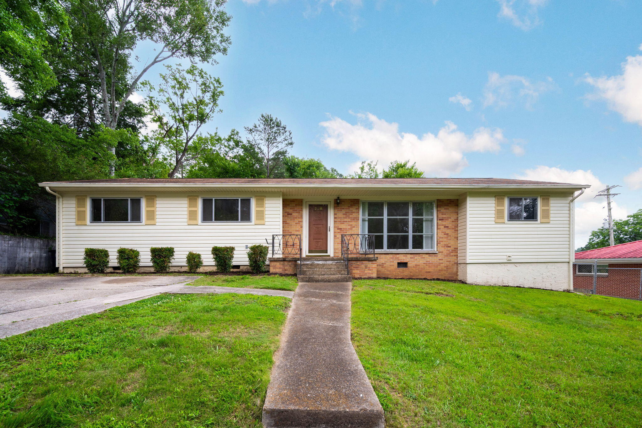 708 Claremont Circle